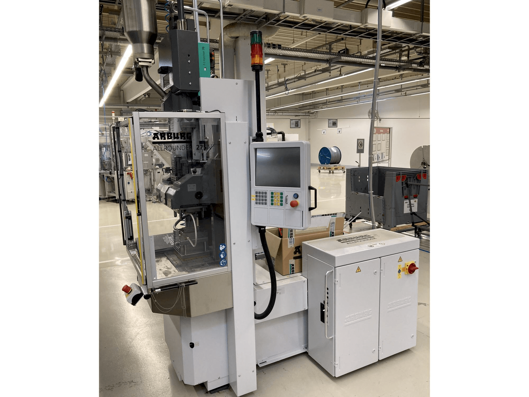 Makine Arburg Allrounder 275 V 250-70 - Önden görünüm