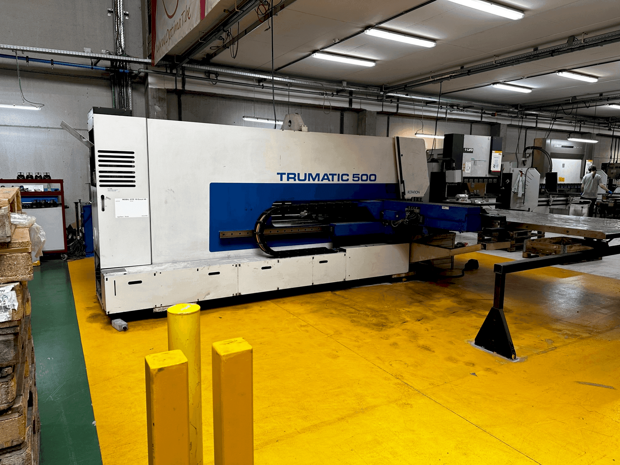 Makine TRUMPF Trumatic 500 - Önden görünüm