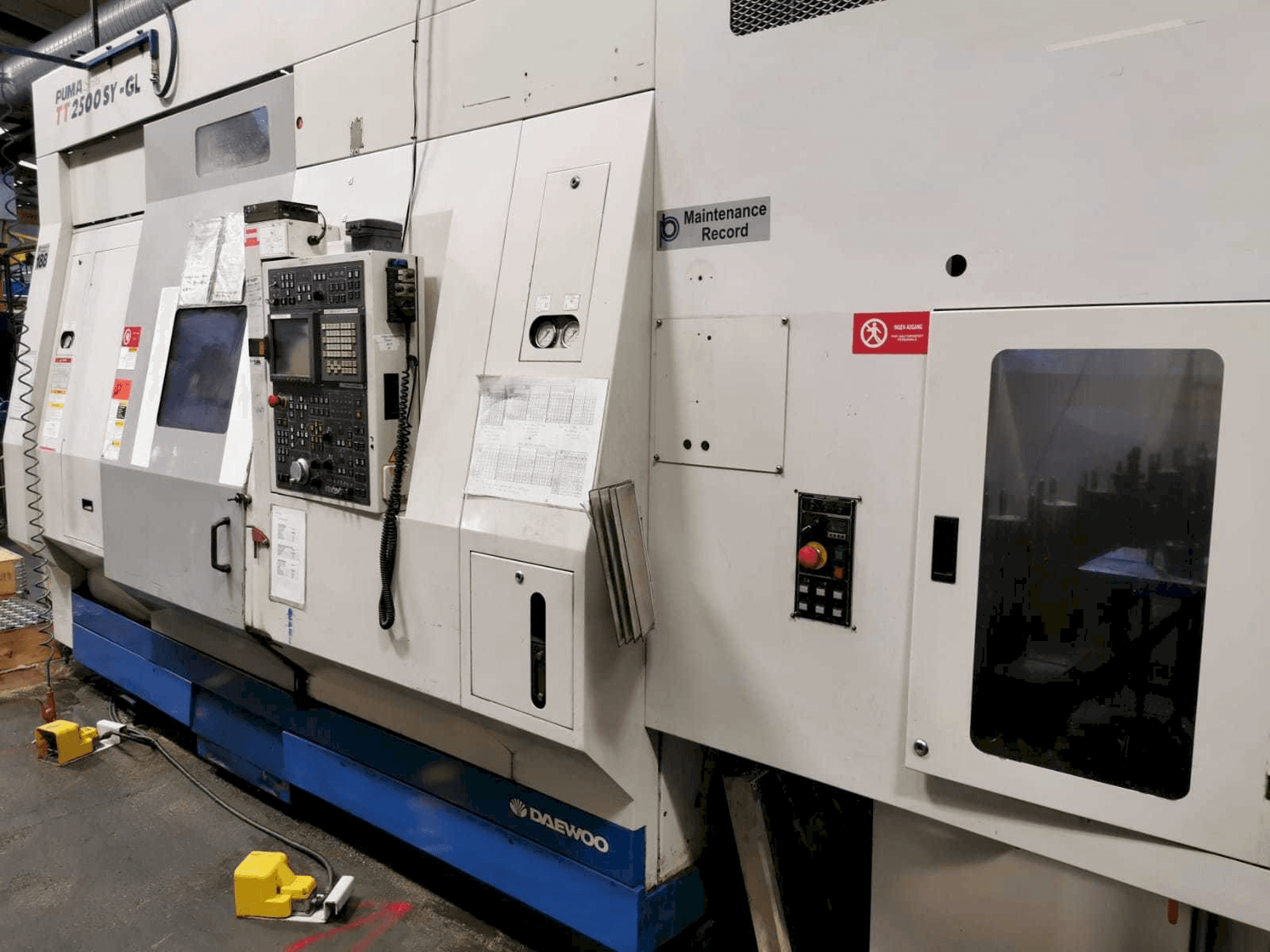 Makine DAEWOO Puma TT2500SY - GL (2005) - Önden görünüm