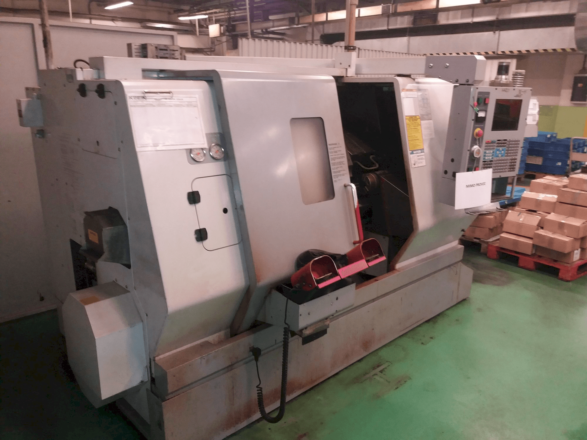 Makine HAAS TL-15HE - Önden görünüm