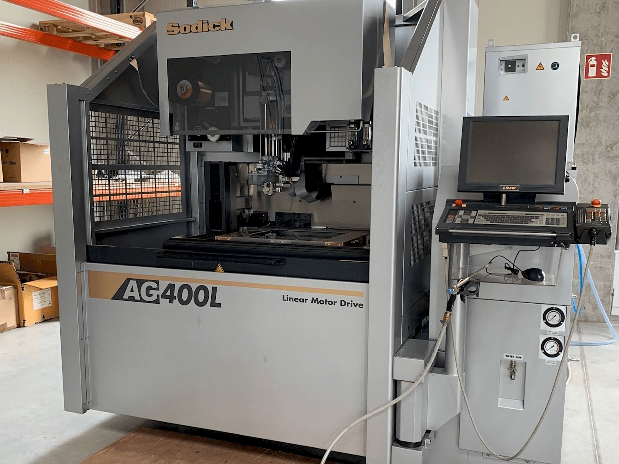 Makine Sodick AG400L - Önden görünüm