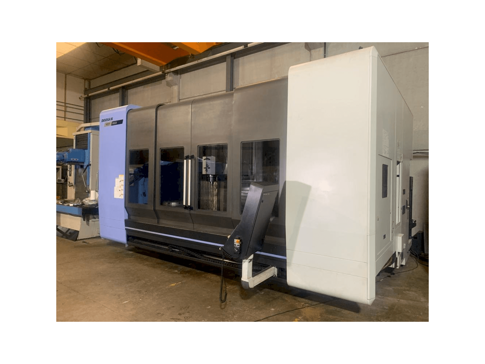 Makine Doosan VCF 850 LSR - Önden görünüm