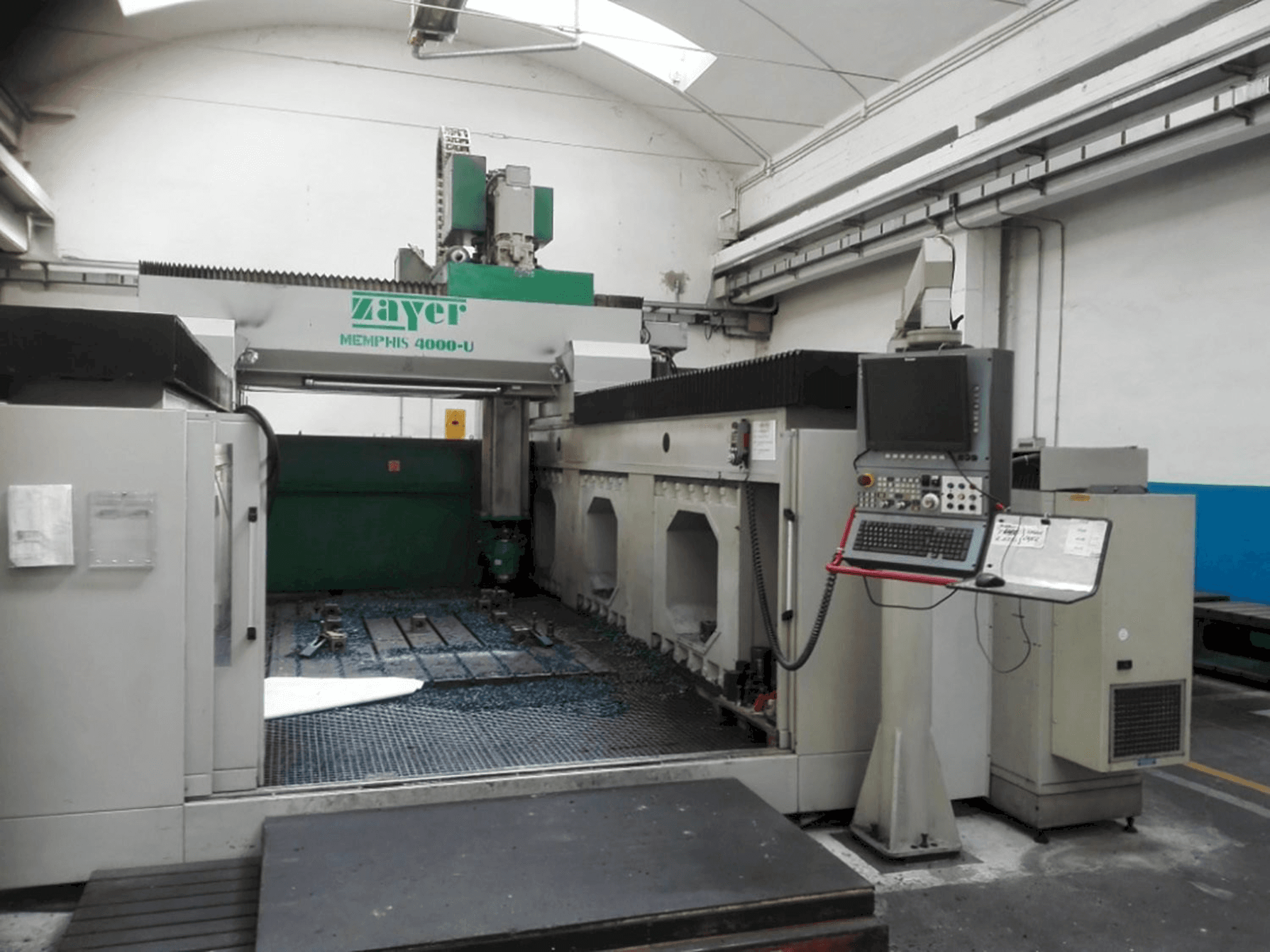 Makine Zayer Memphis 4000 - Önden görünüm