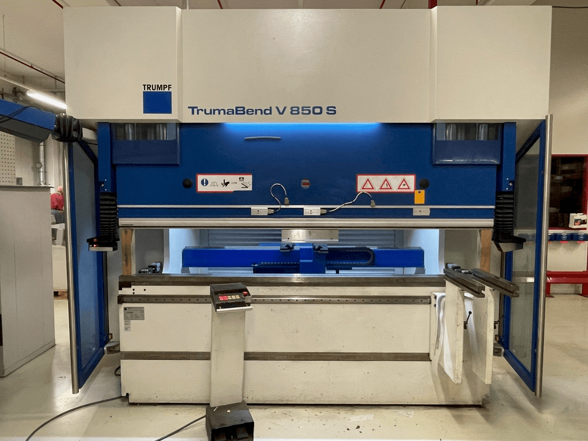 Makine TRUMPF TrumaBend V 850SX - Önden görünüm