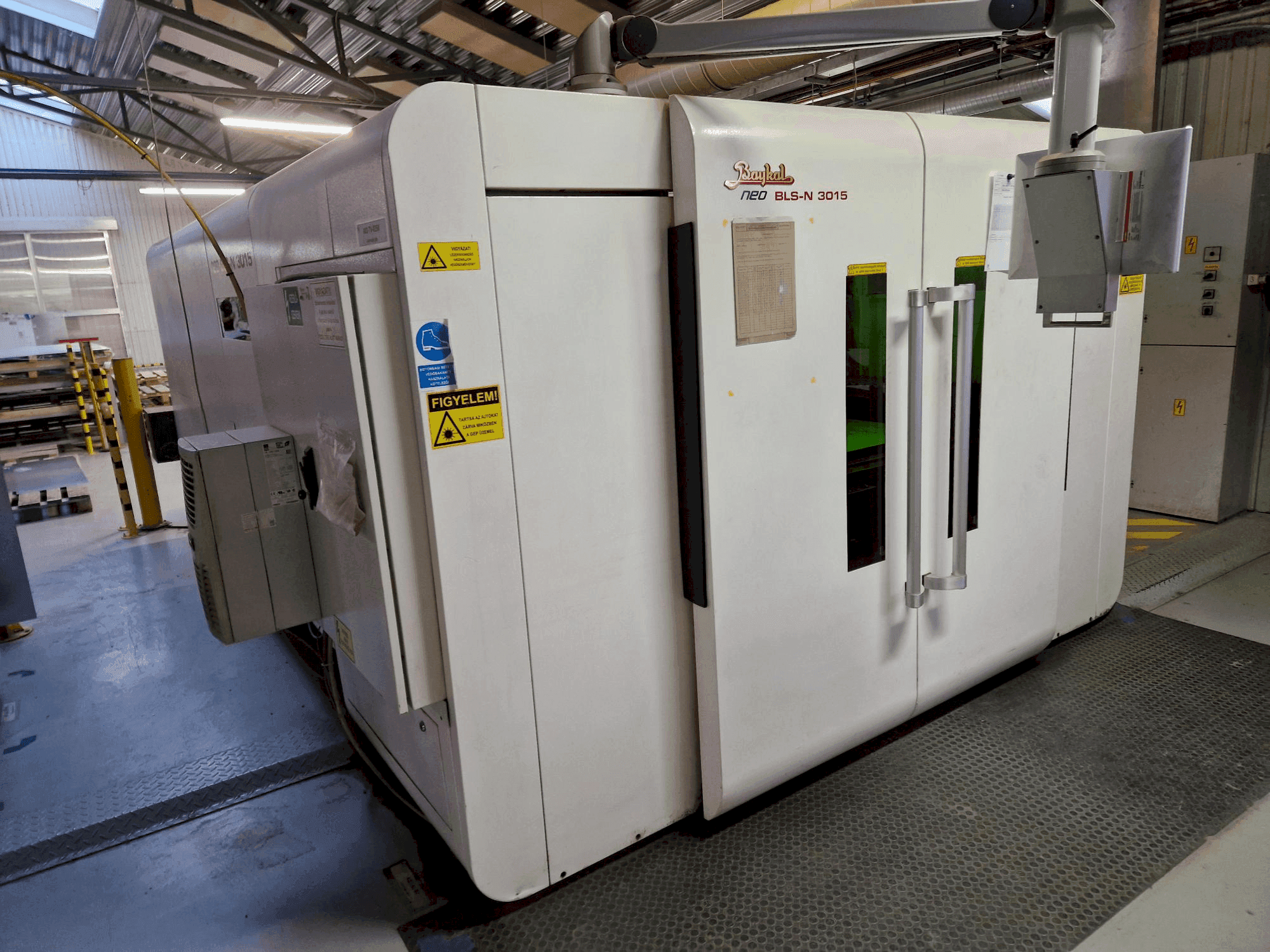 Makine Baykal BLS-N 3015 - Önden görünüm