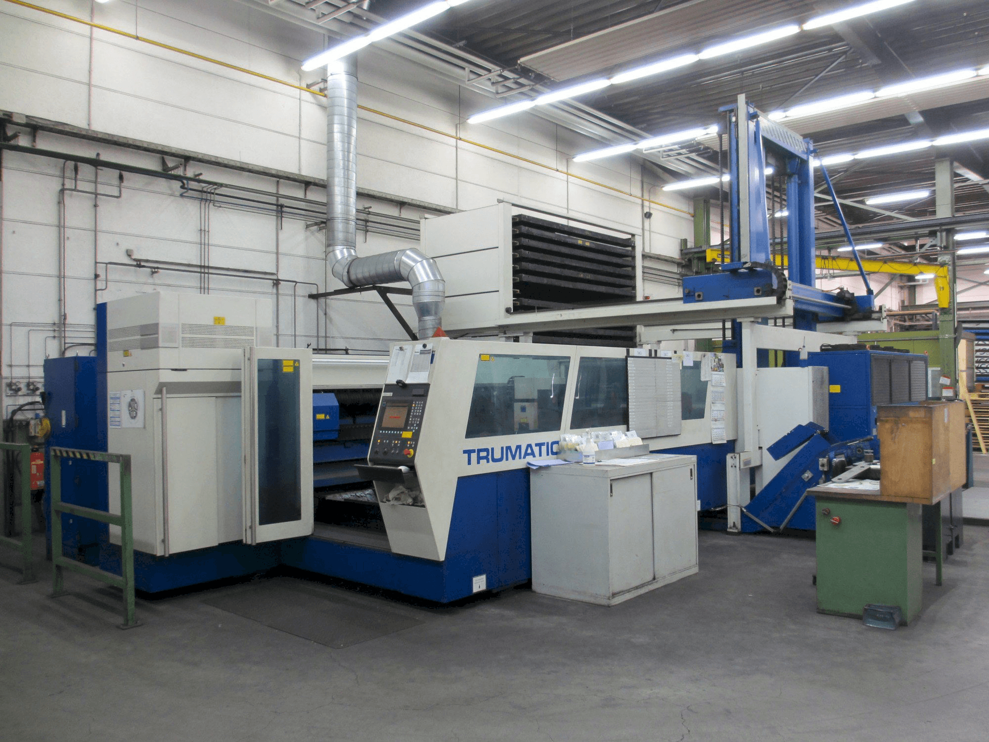 Makine Trumpf Trumatic L 3050 - Önden görünüm
