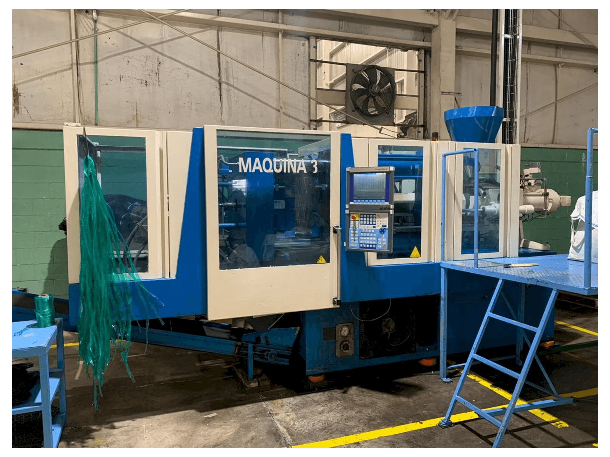 Makine Krauss Maffei 160/750 CX - Önden görünüm