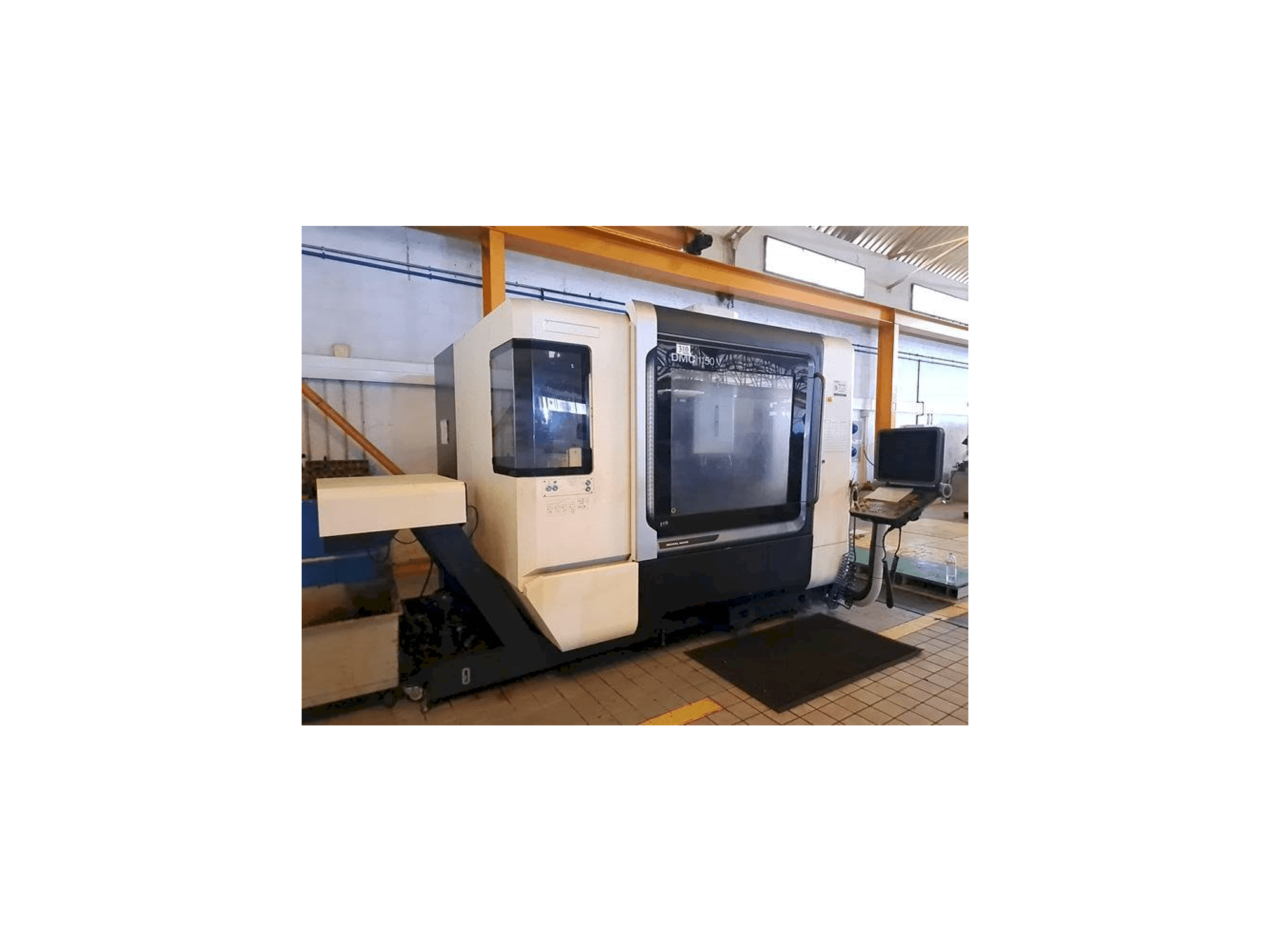 Makine DMG MORI DMC 1150V - Önden görünüm