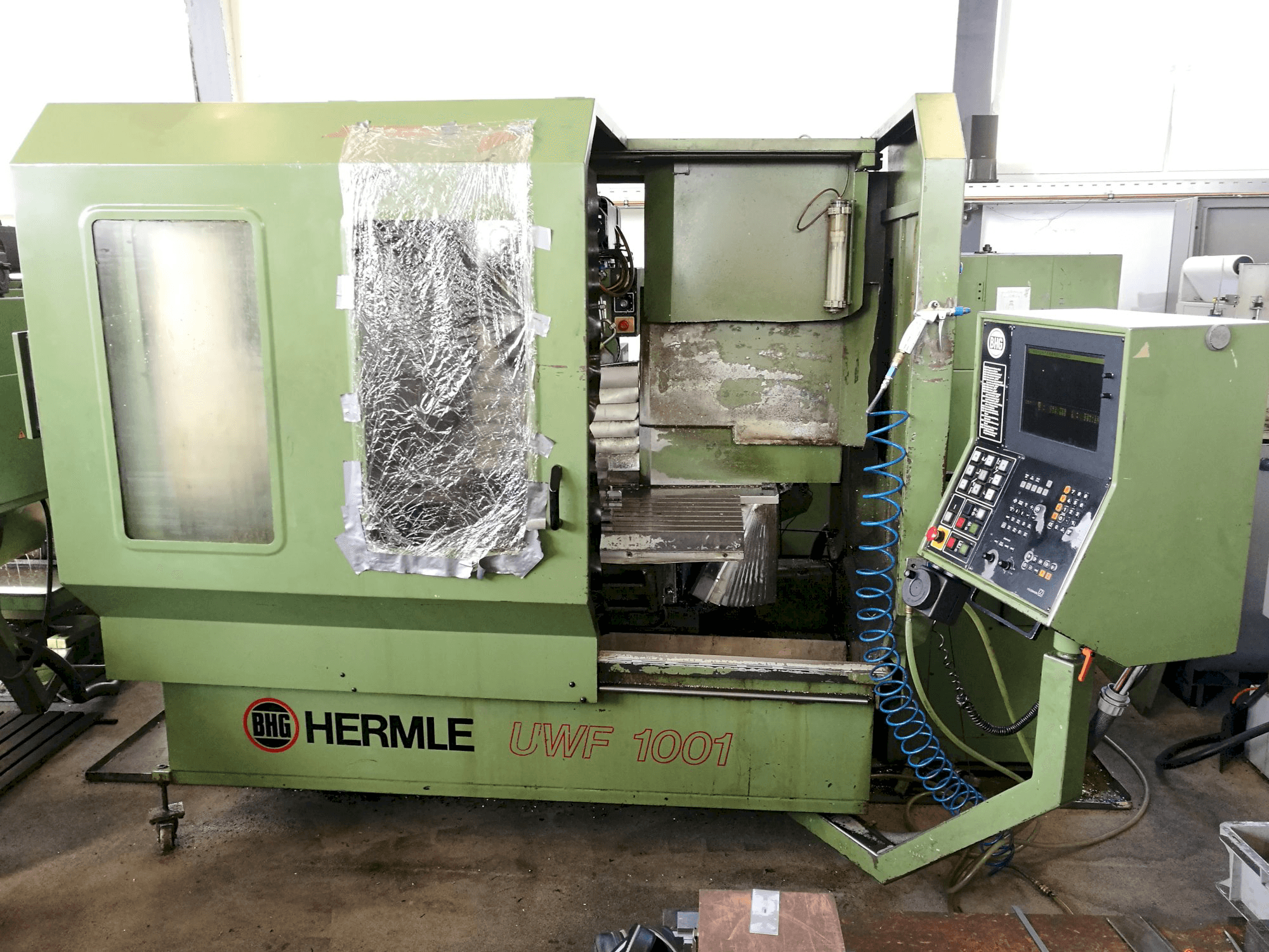 Makine HERMLE - Önden görünüm UWF 1001