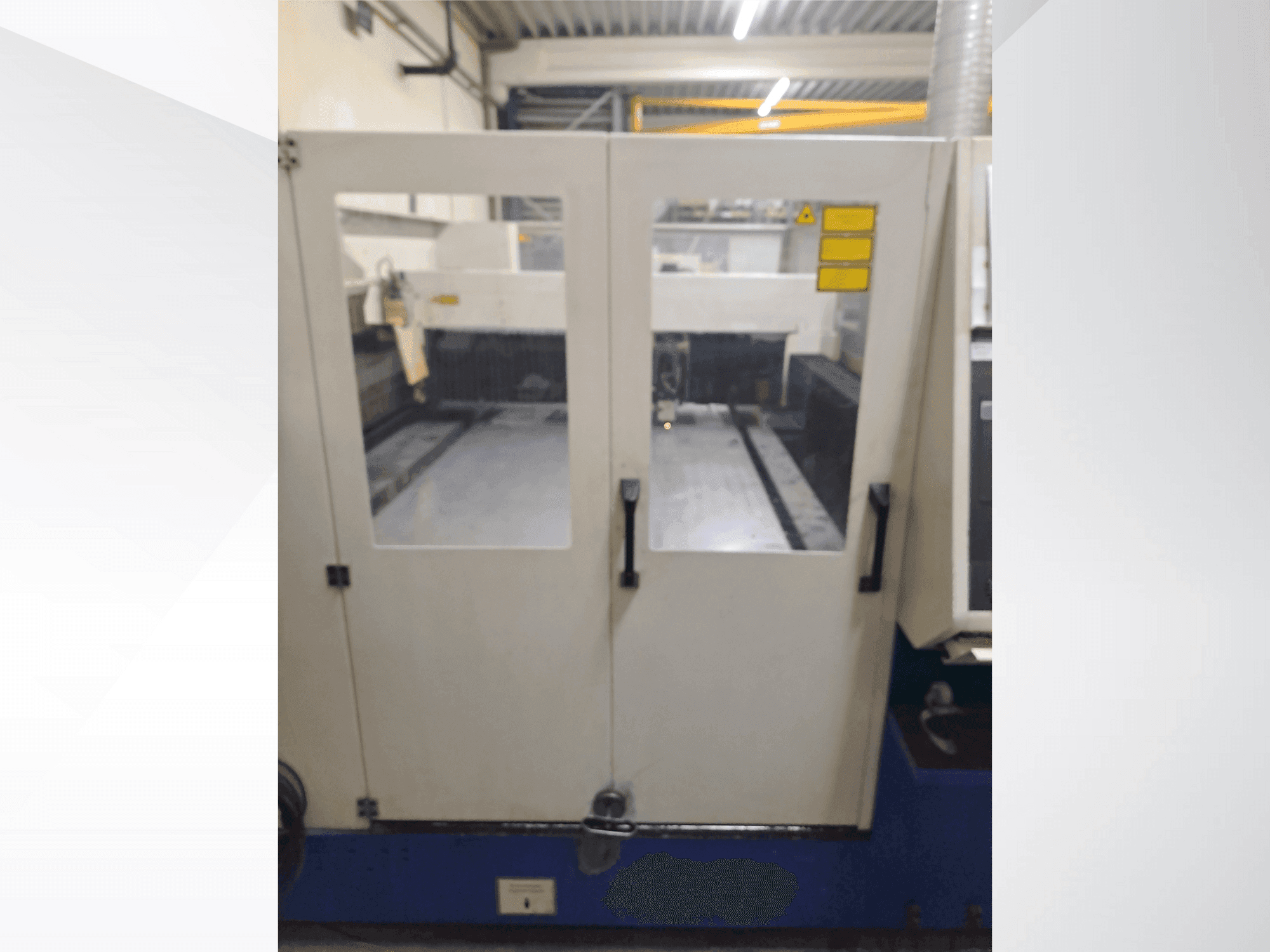 Makine TRUMPF TRUMATIC 3030 - Önden görünüm