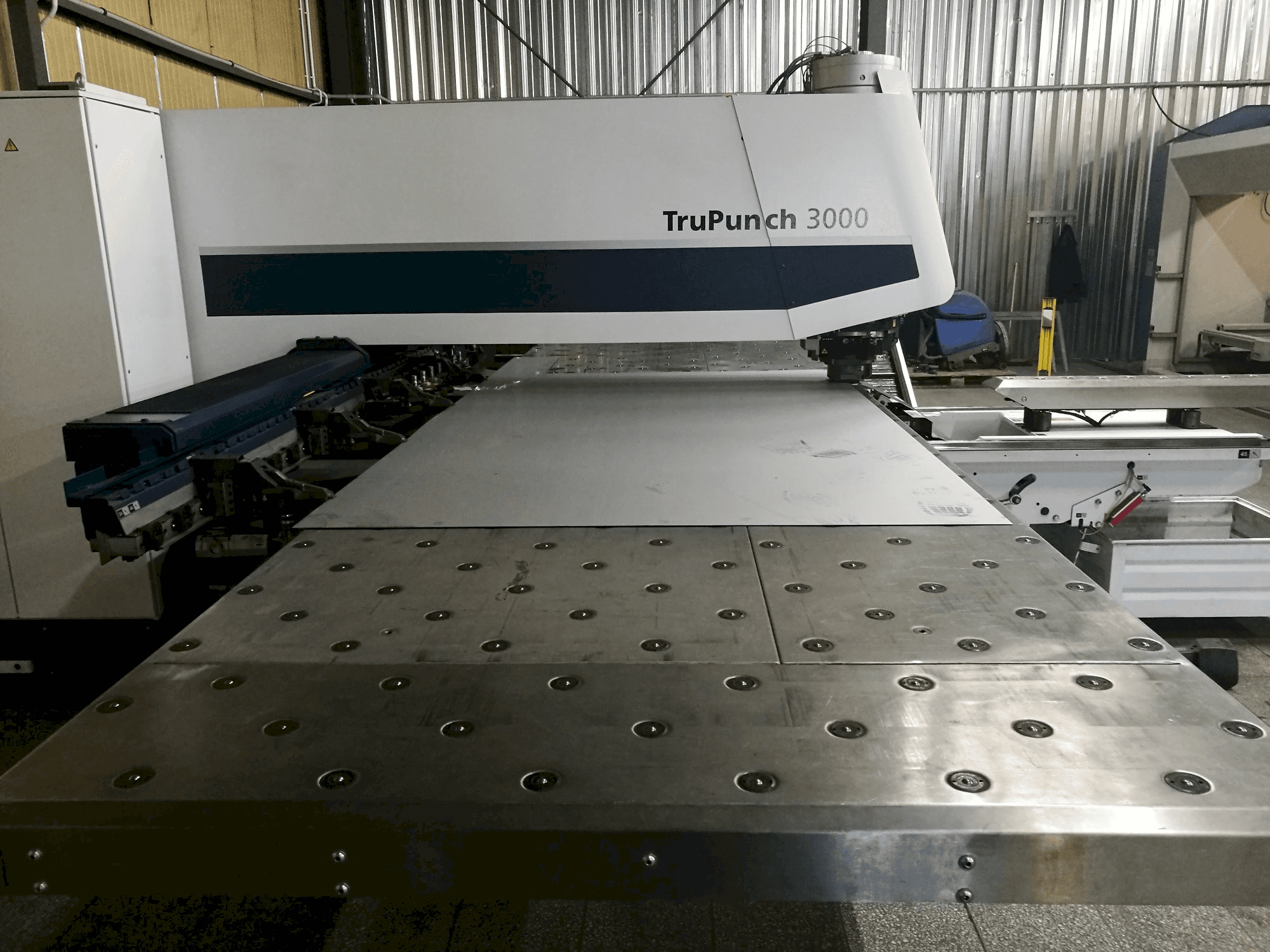 Makine Trumpf TruPunch 3000 - Sol taraftaki görüntü