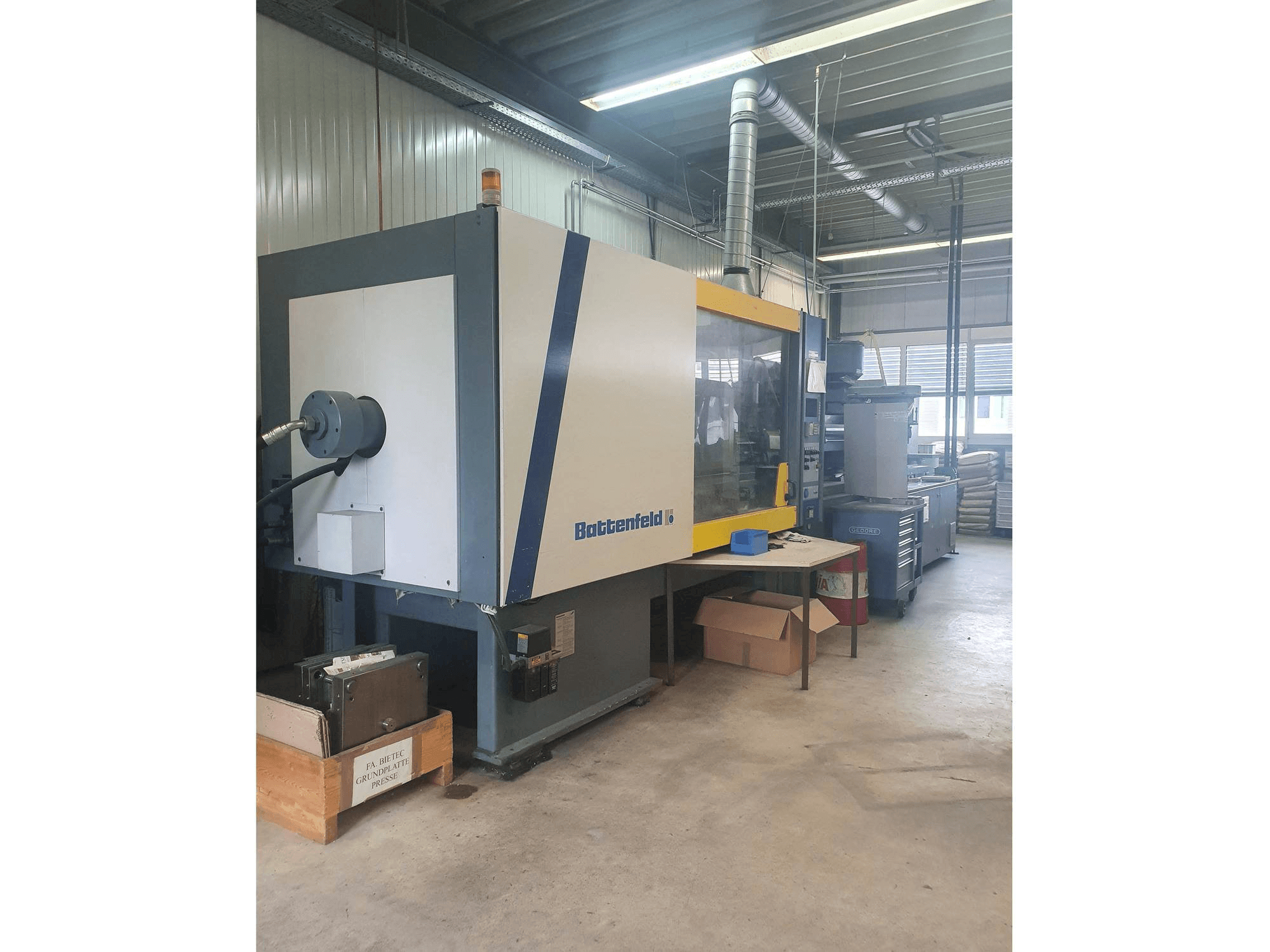 Makine Battenfeld BK 3500/2800 - Önden görünüm