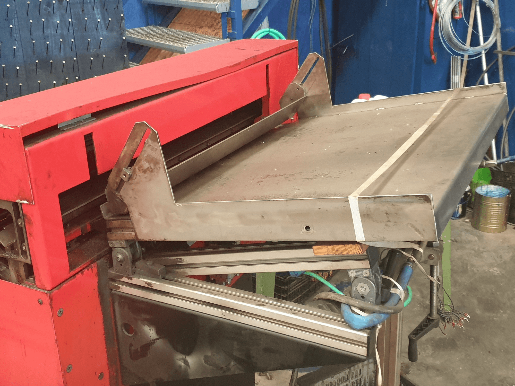 Makine EMCO LM 800 - Sol taraftaki görüntü