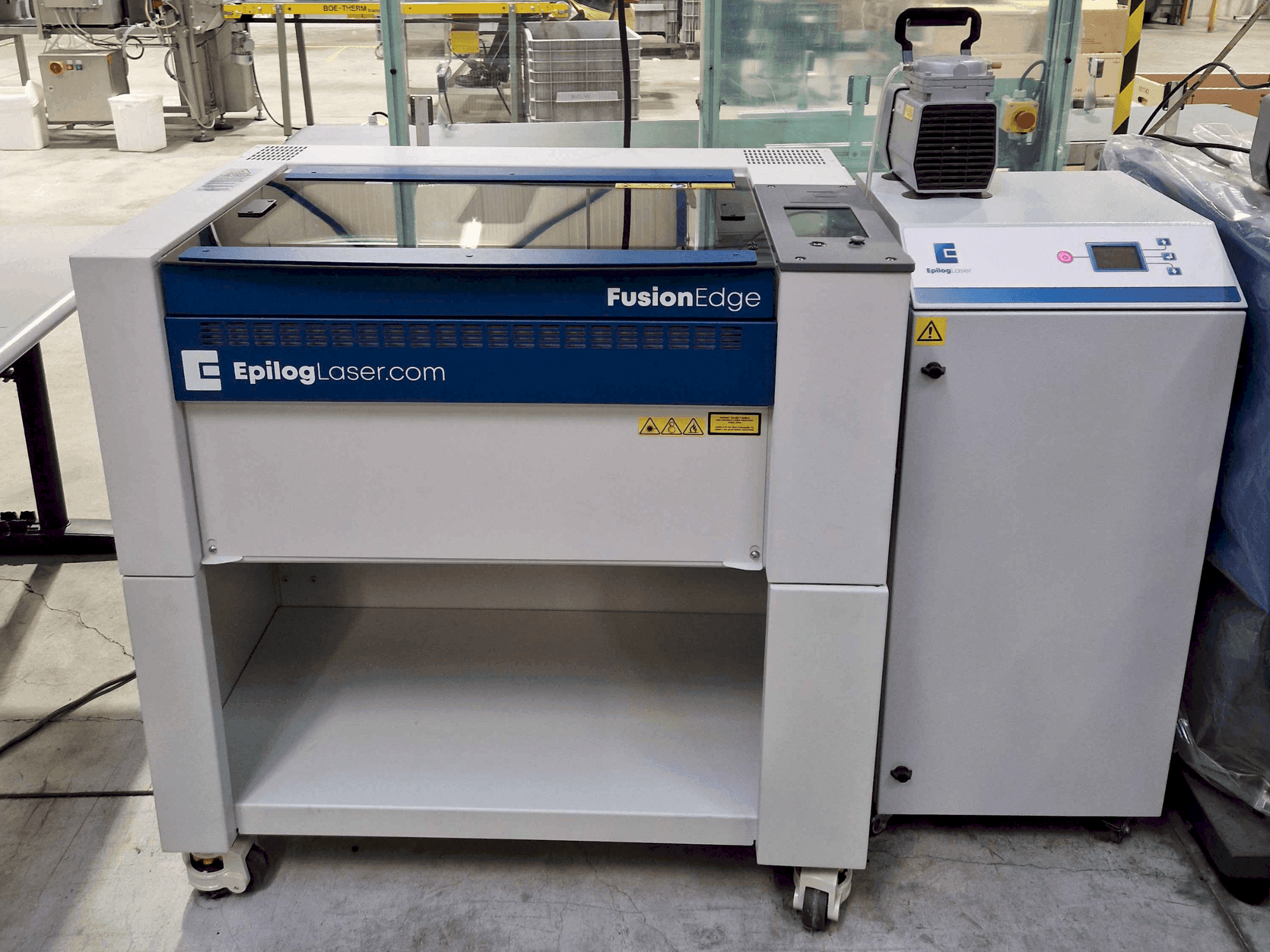Makine EPILOG Laser Fusion Ege 12 30watt fiber - Önden görünüm