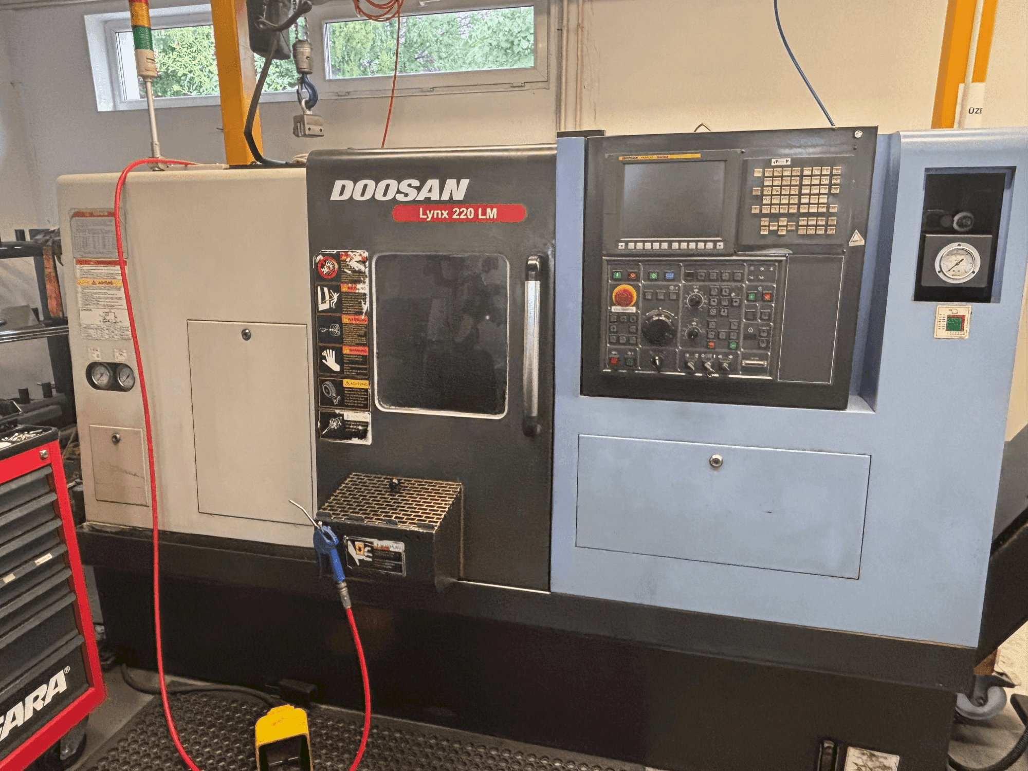 Makine DOOSAN LYNX 200 LM - Önden görünüm