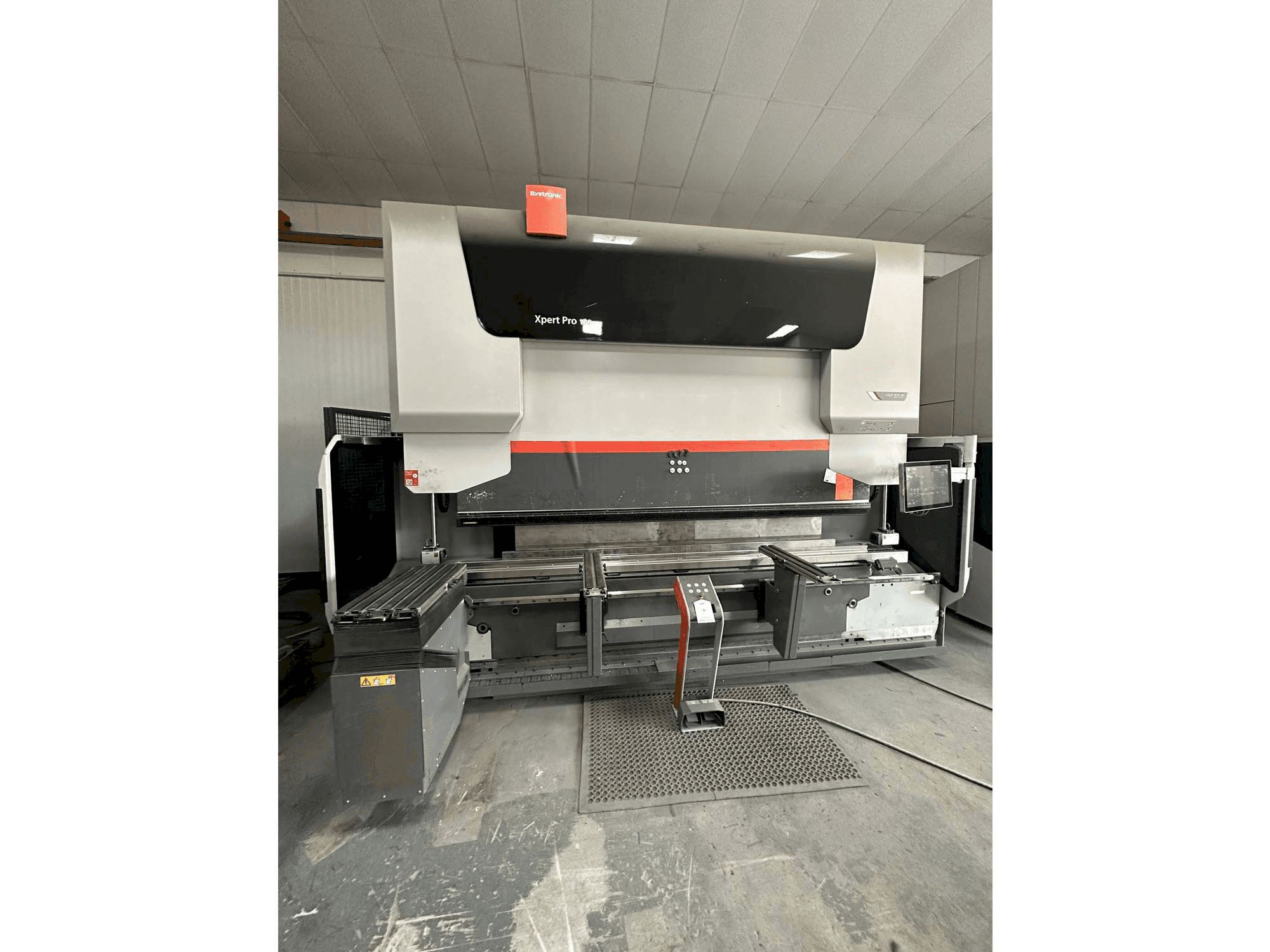 Makine Bystronic Xpert 150/3100 - Önden görünüm
