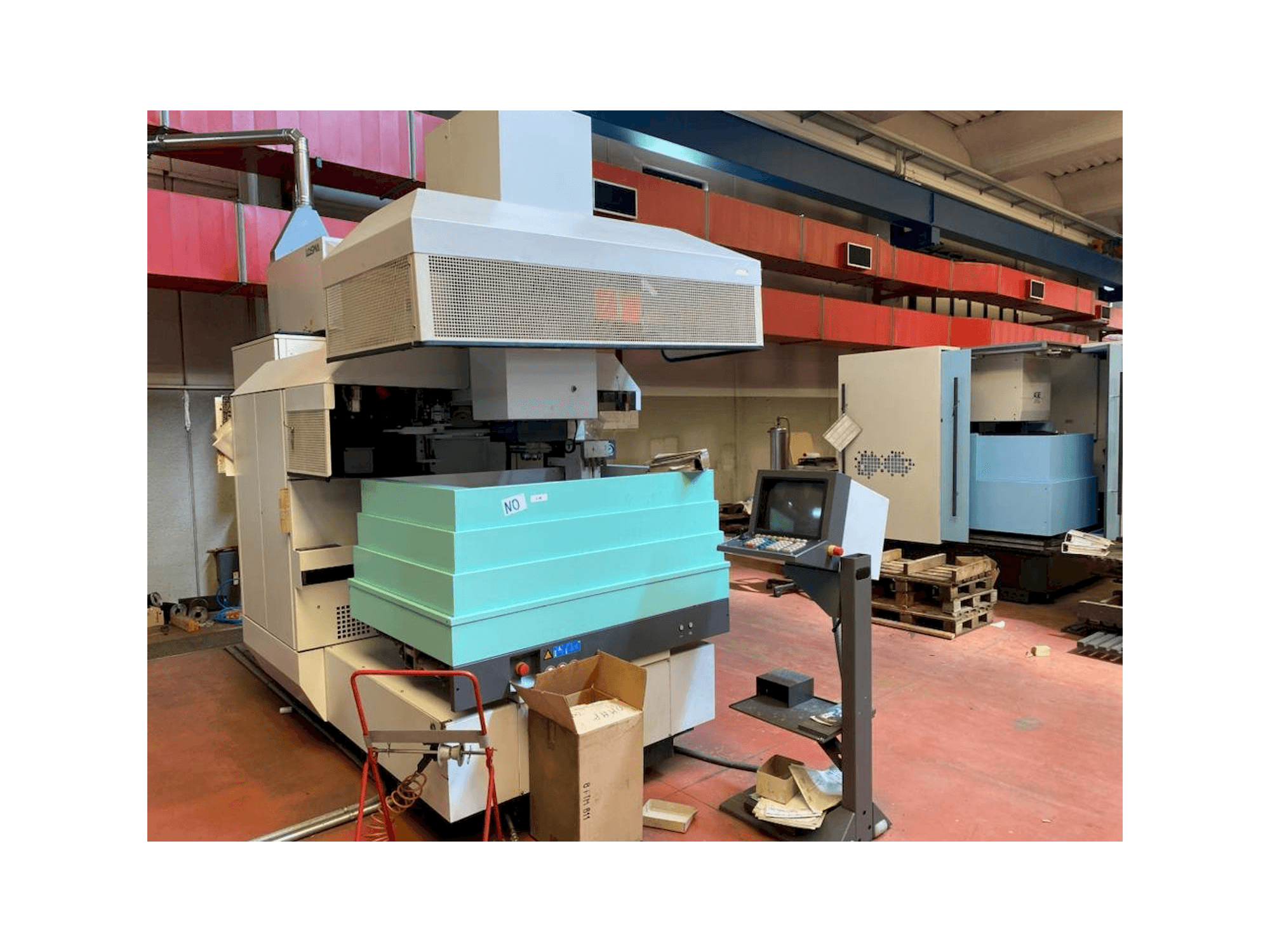 Makine AGIE AGIETRON INTEGRAL 3 - Önden görünüm