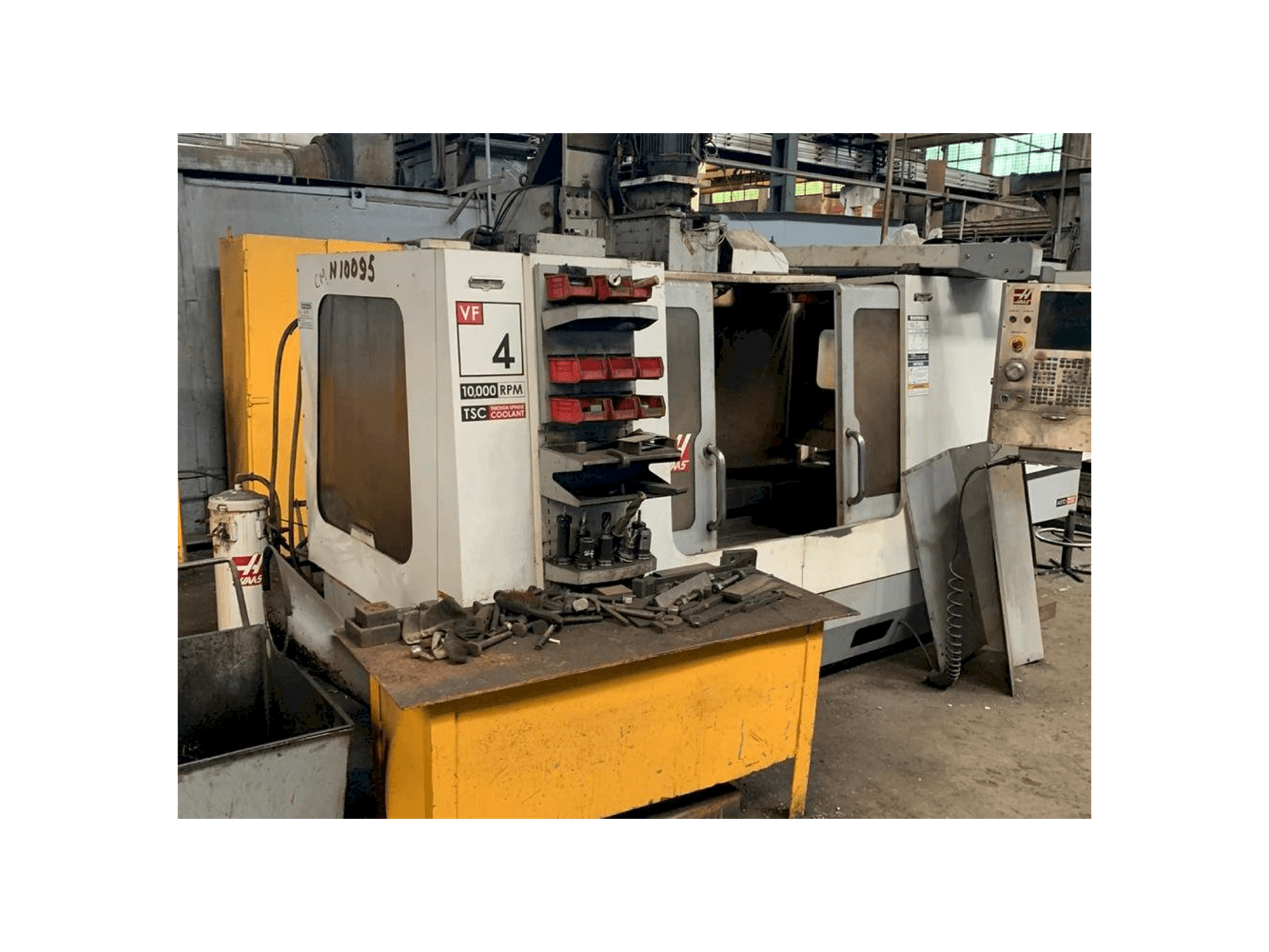 Makine HAAS VF-4 - Önden görünüm