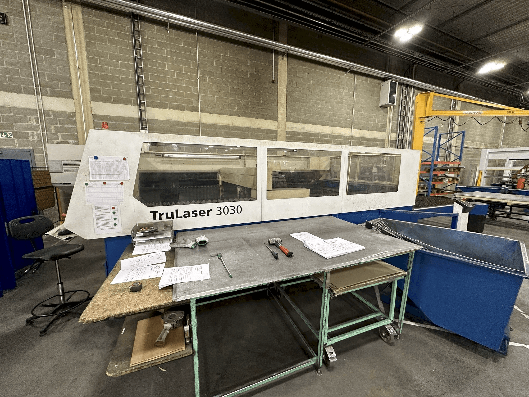 Makine TRUMPF Trulaser 3030 - Önden görünüm