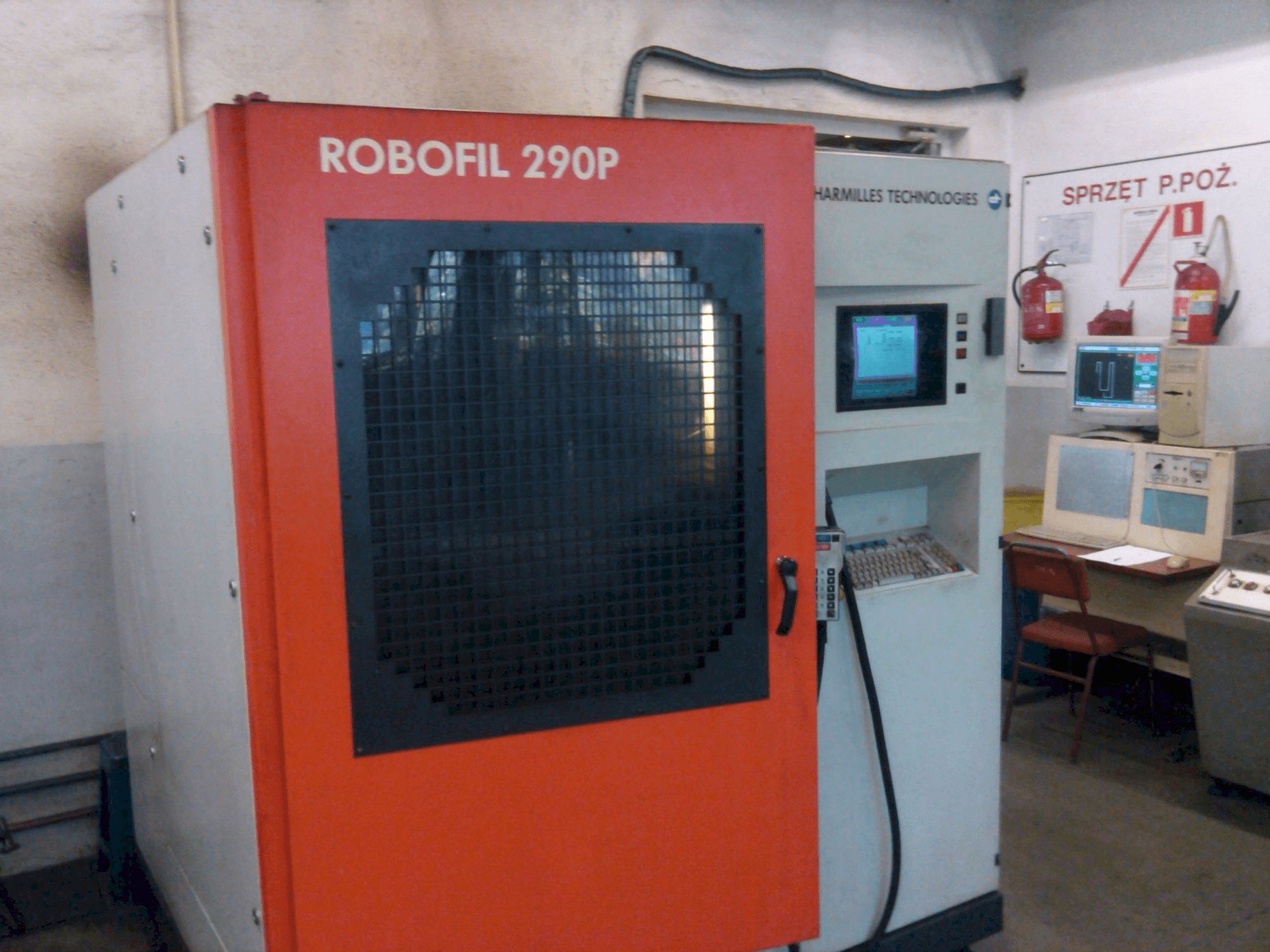 Makine CHARMILLES Robofil 290 P - Önden görünüm