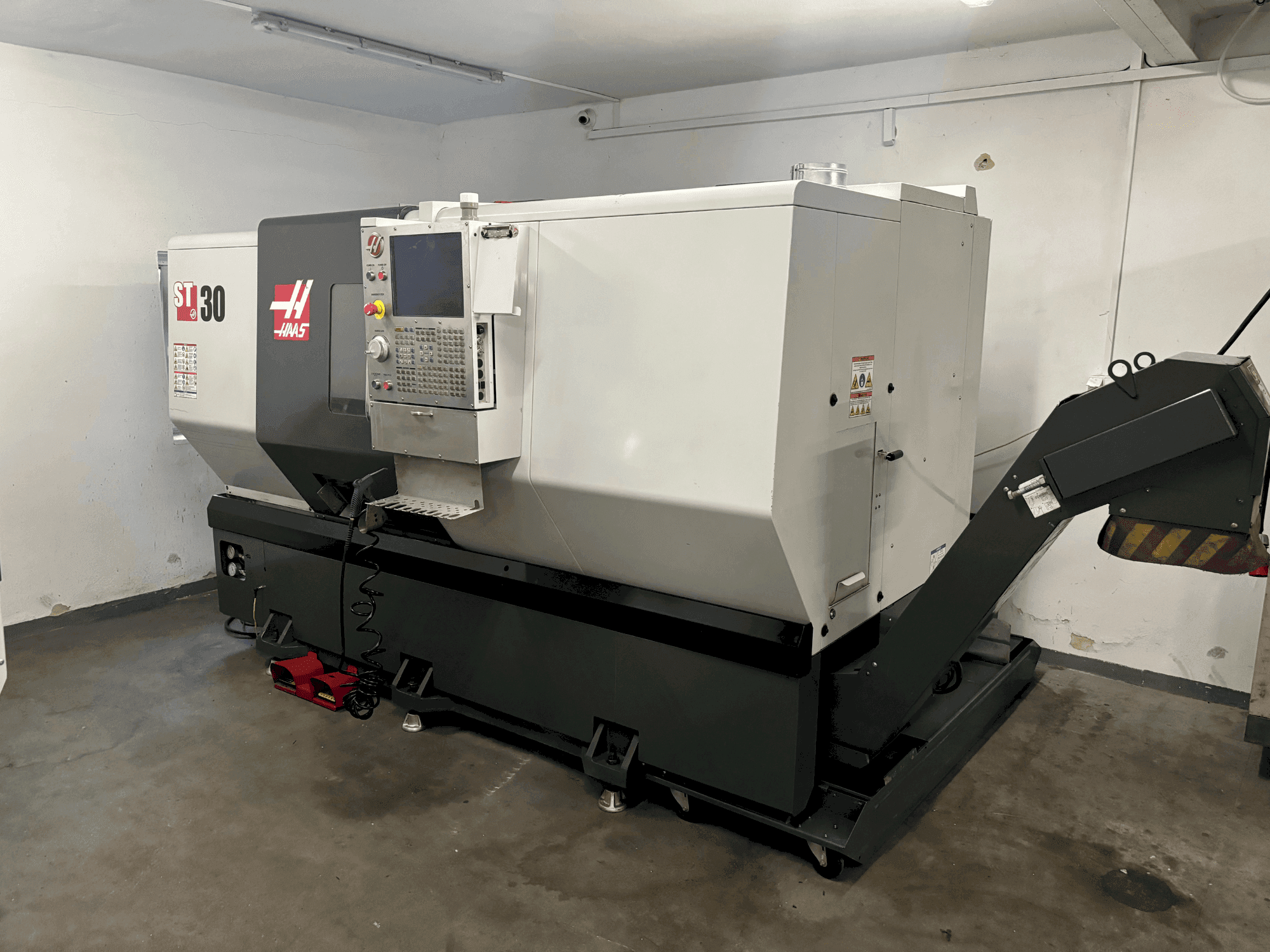 Makine HAAS ST-30 - Önden görünüm