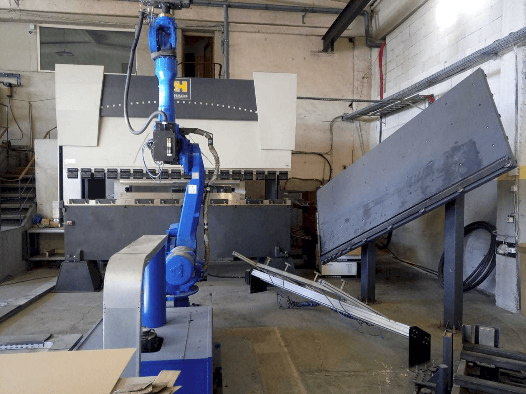 Makine HACO ERM 36150 - Önden görünüm