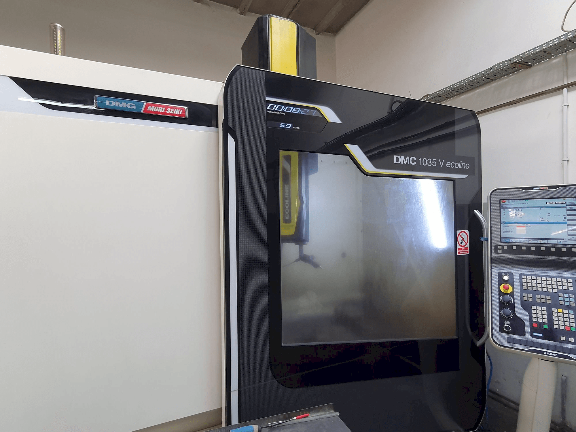 Makine DMG MORI DMC 1035V Ecoline - Önden görünüm