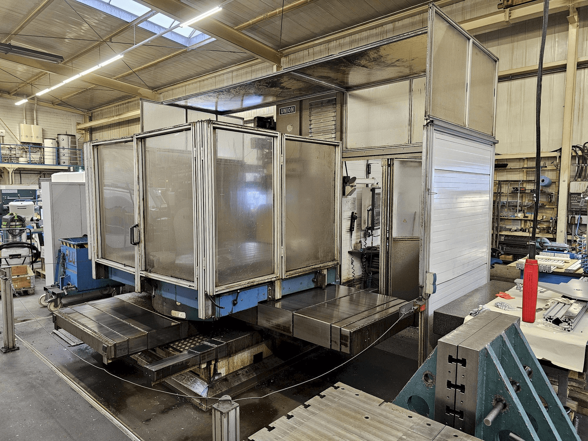 Makine UNION TC 110 - Önden görünüm