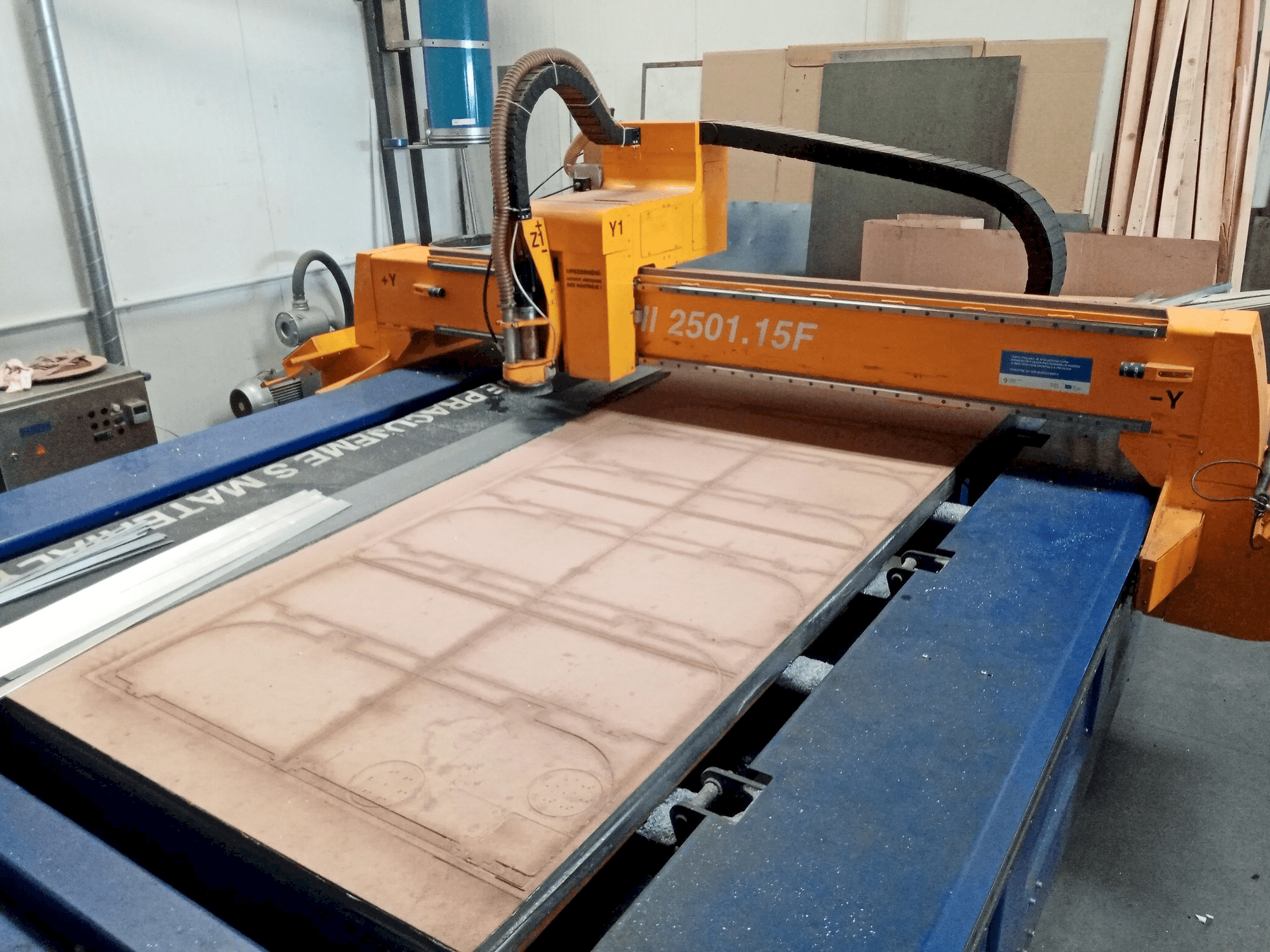 Makine MicroStep MICROMILL 2501.15F - Önden görünüm
