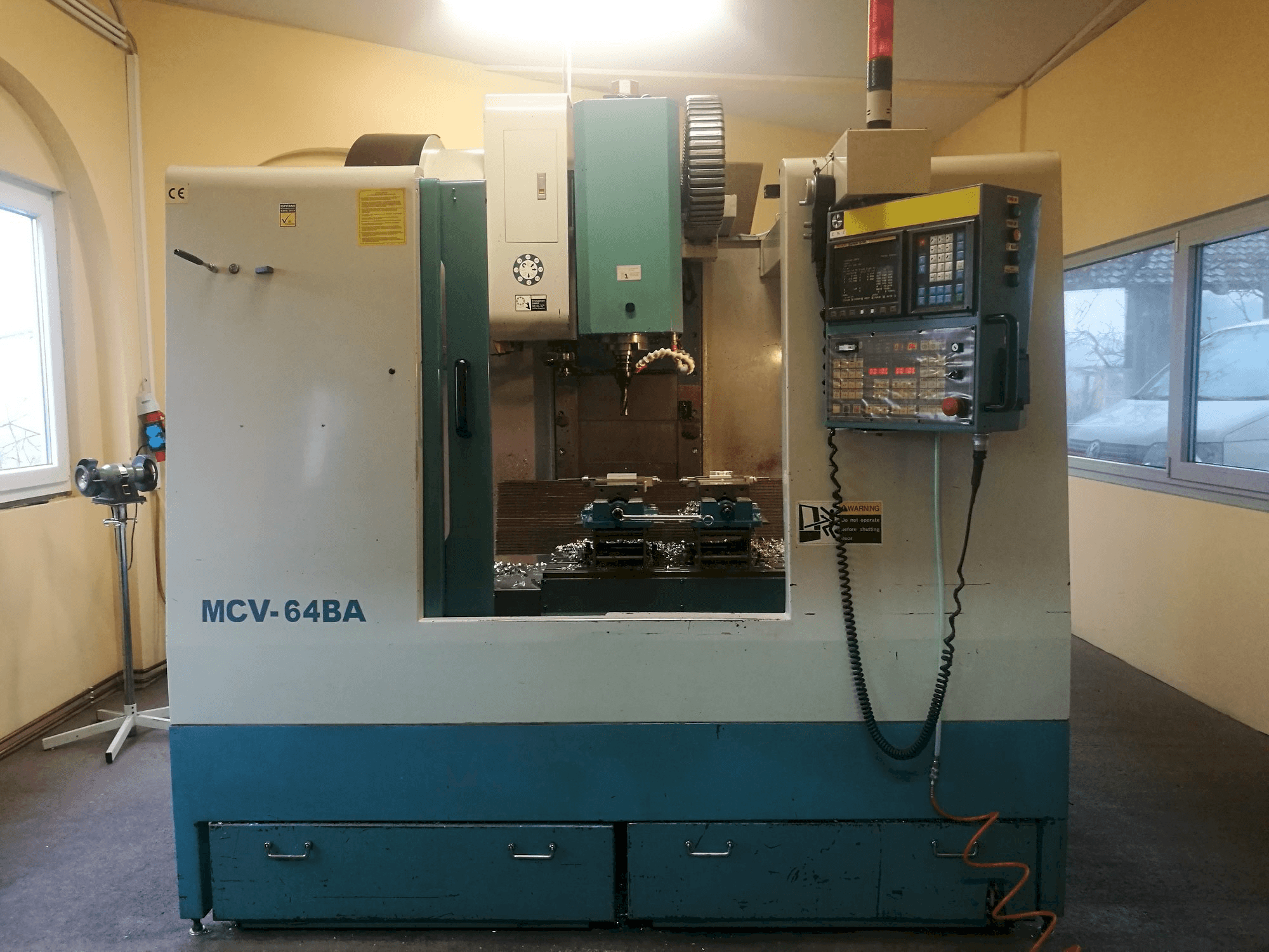 Makine PJM MCV-64BA - Önden görünüm