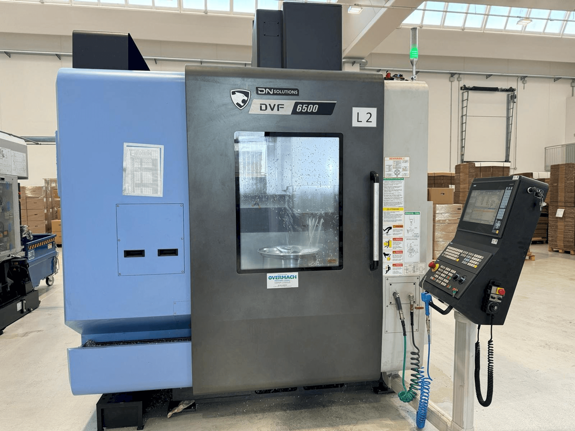 Makine DN SOLUTIONS DVF 6500 - Önden görünüm