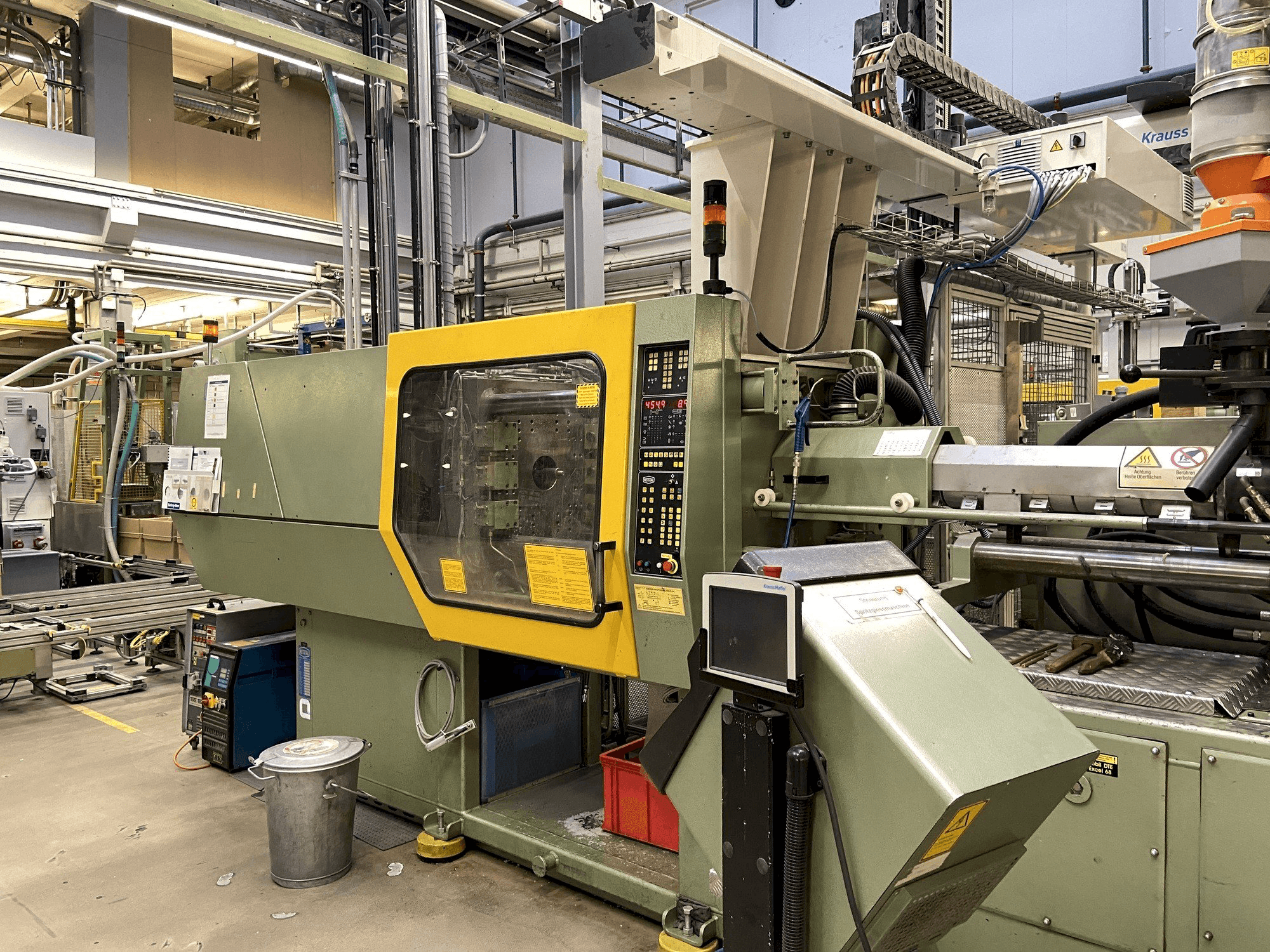 Makine Netstal Synergy 1500K/460 - Önden görünüm