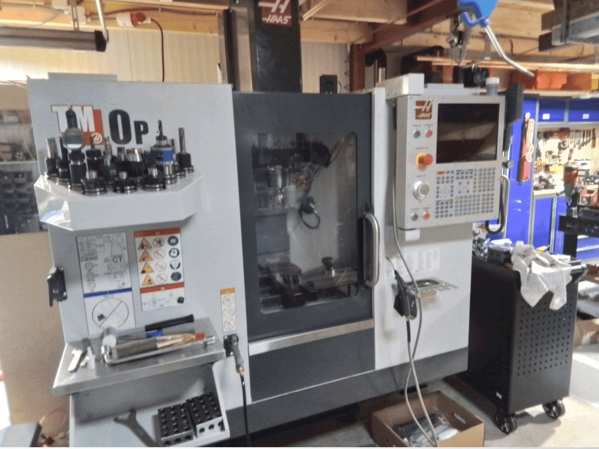 Makine HAAS TM-0P - Önden görünüm
