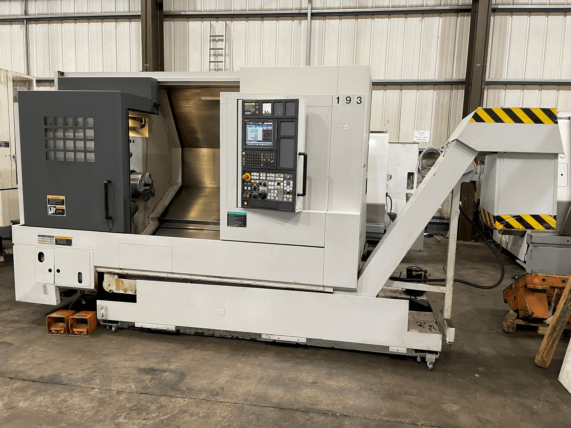 Makine MORI SEIKI NL 2500/700 - Önden görünüm