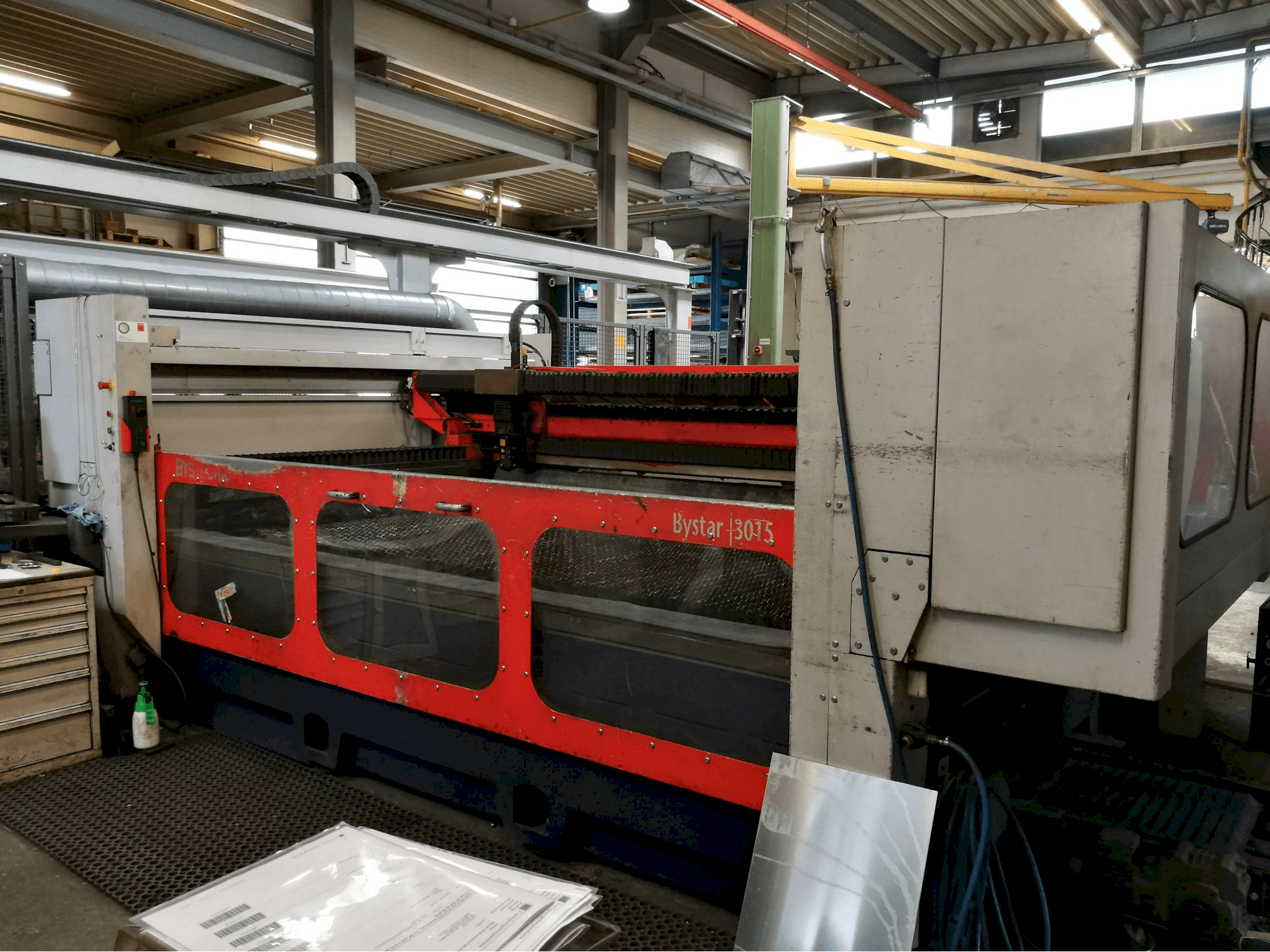 Makine Bystronic - Sağdan görünüm Bystar 3015