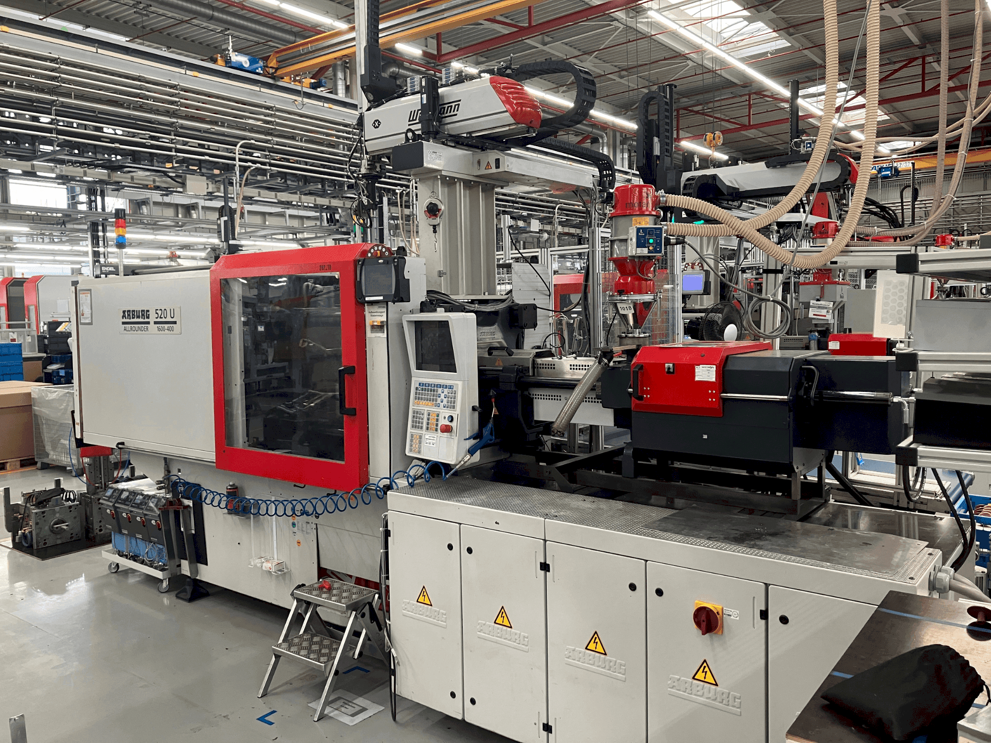 Makine Arburg Allrounder 520 U 1600-400 - Önden görünüm