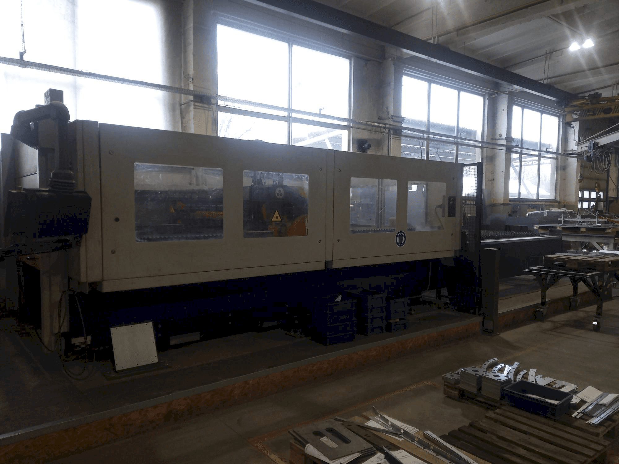 Makine Bystronic Bysprint 3015 - Önden görünüm