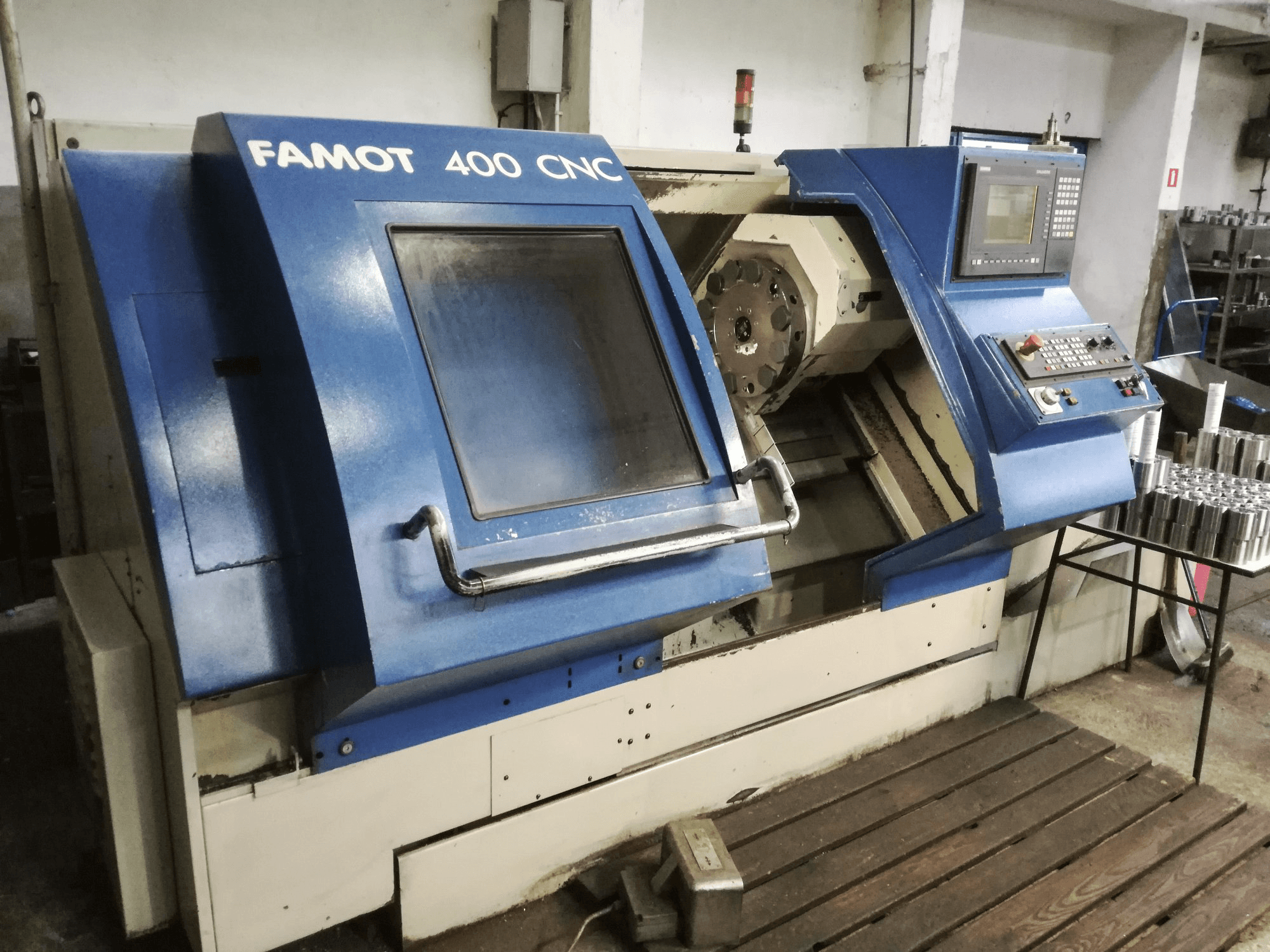 Makine FAMOT - Sol görünüm CNC 400