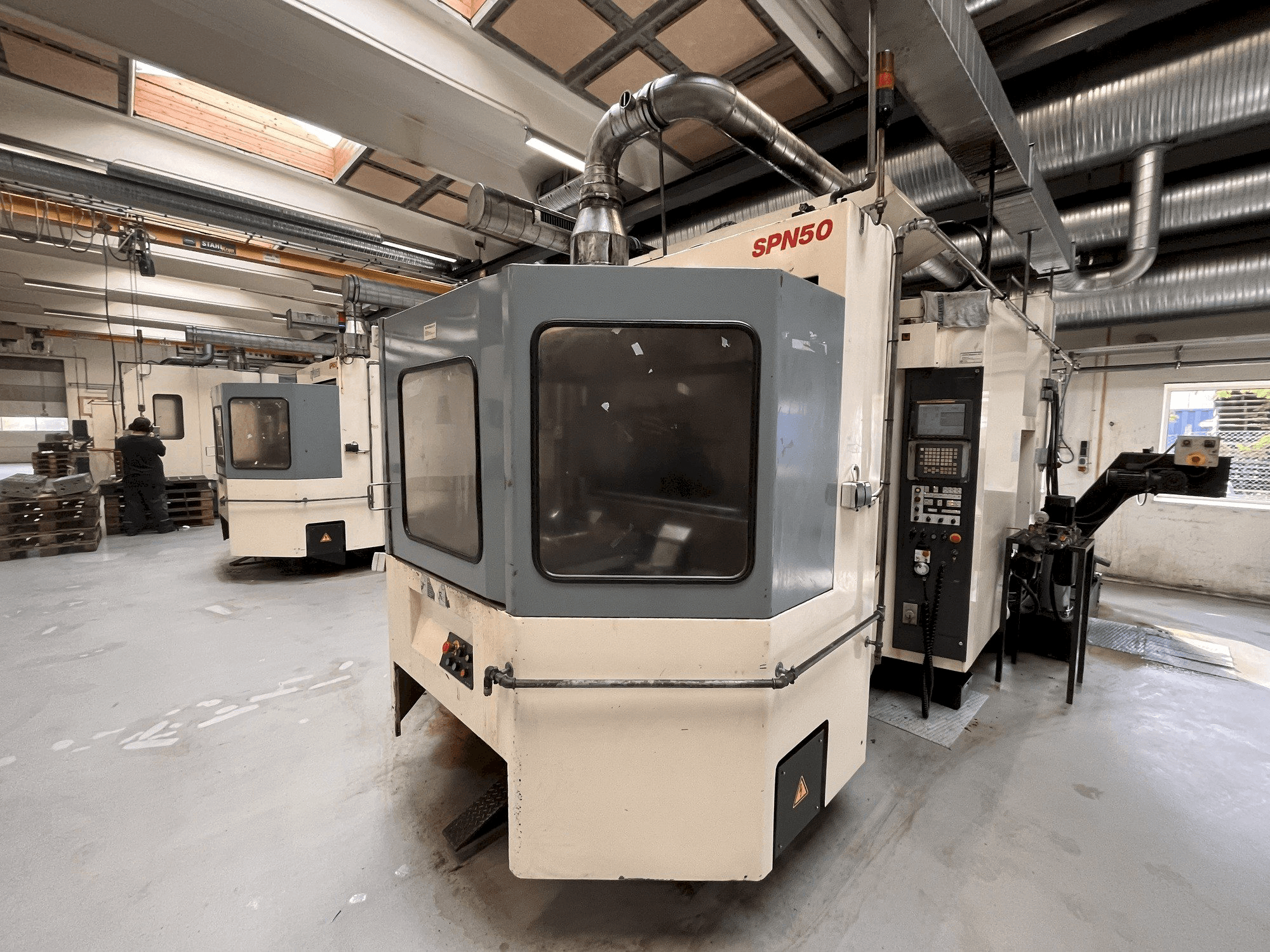 Makine Niigata SPN 50 - Önden görünüm