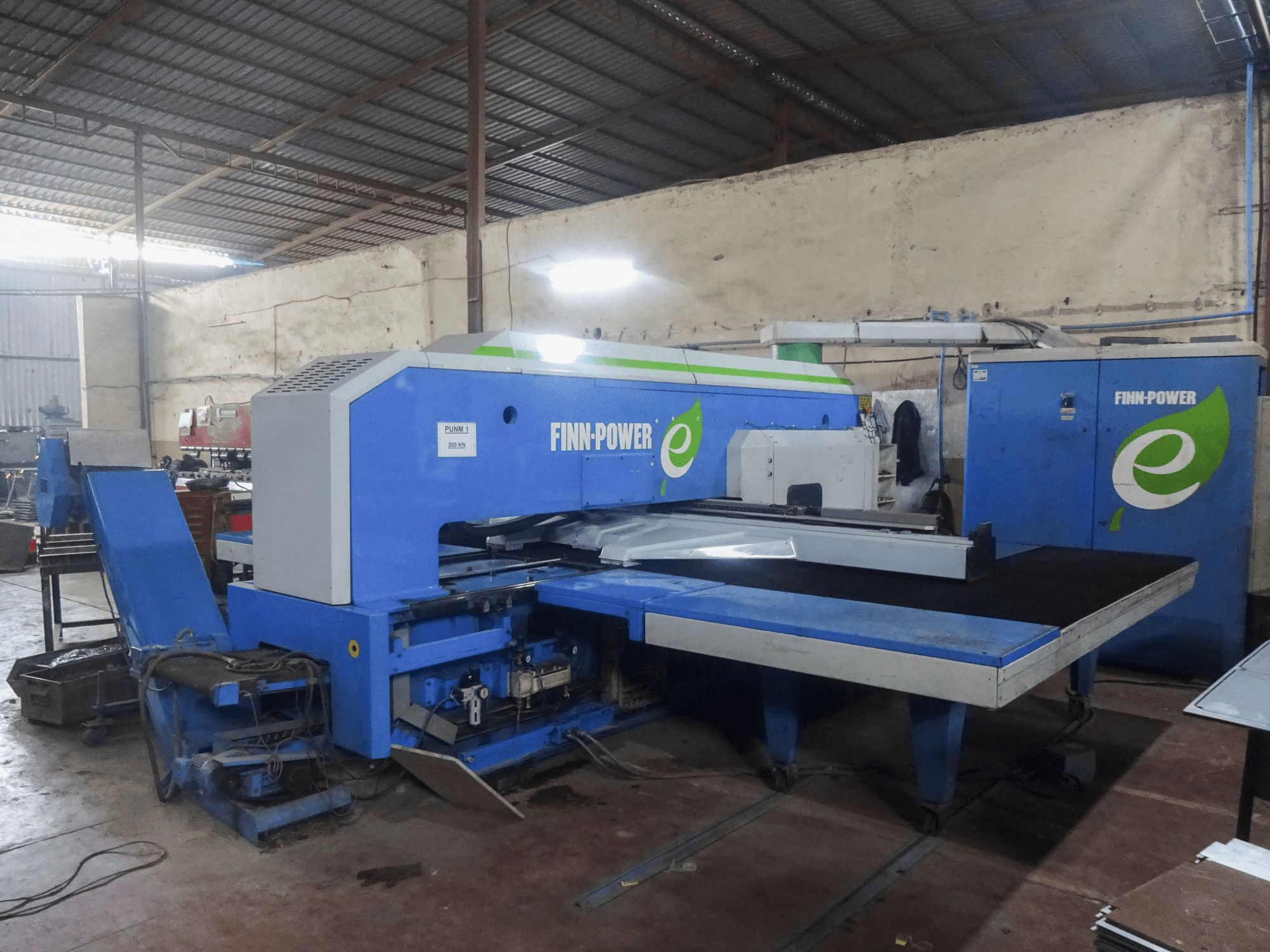 Makine Finn-Power - Sol görünüm E5 SBU