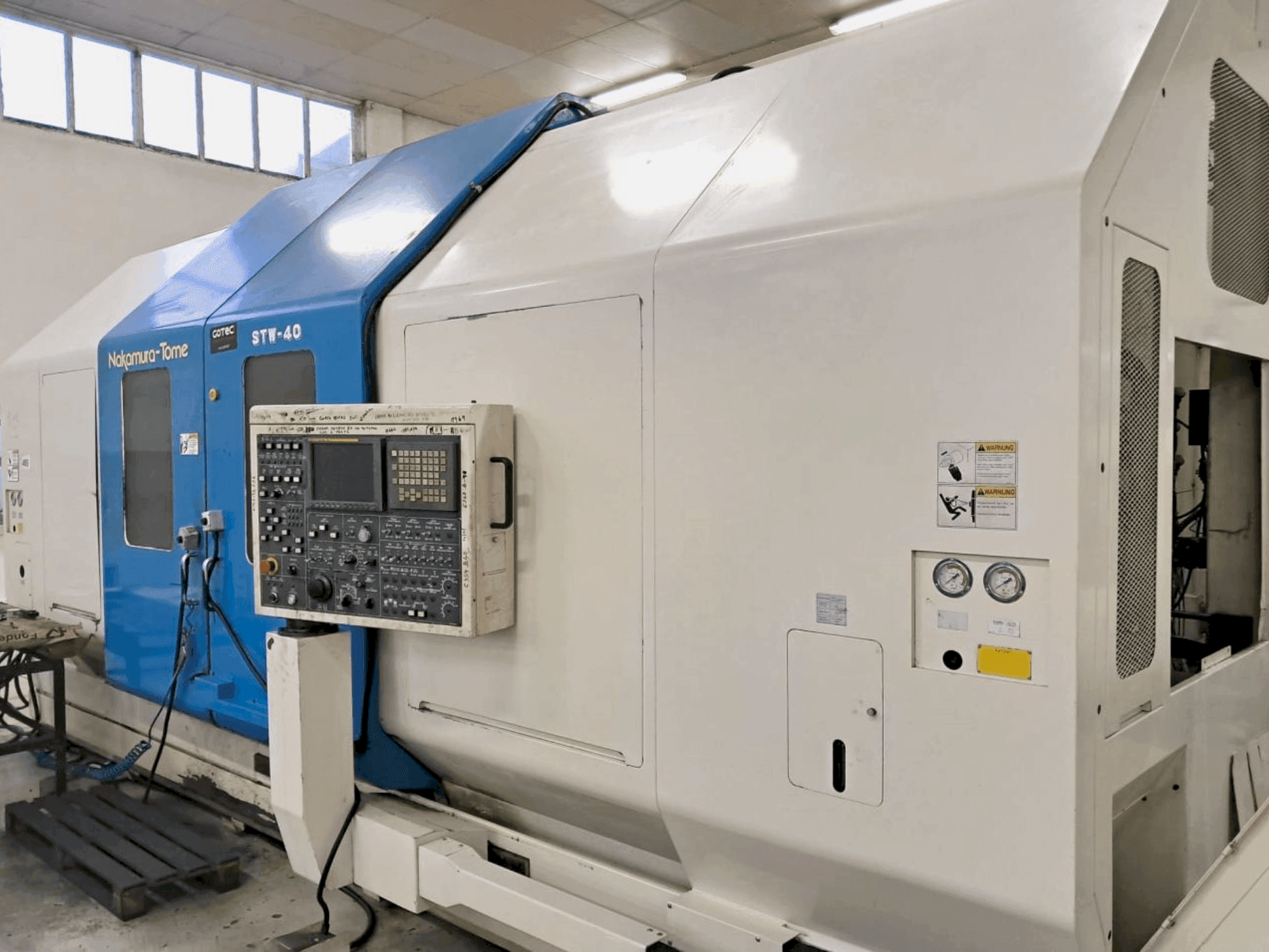 Makine NAKAMURA-TOME STW-40 - Önden görünüm