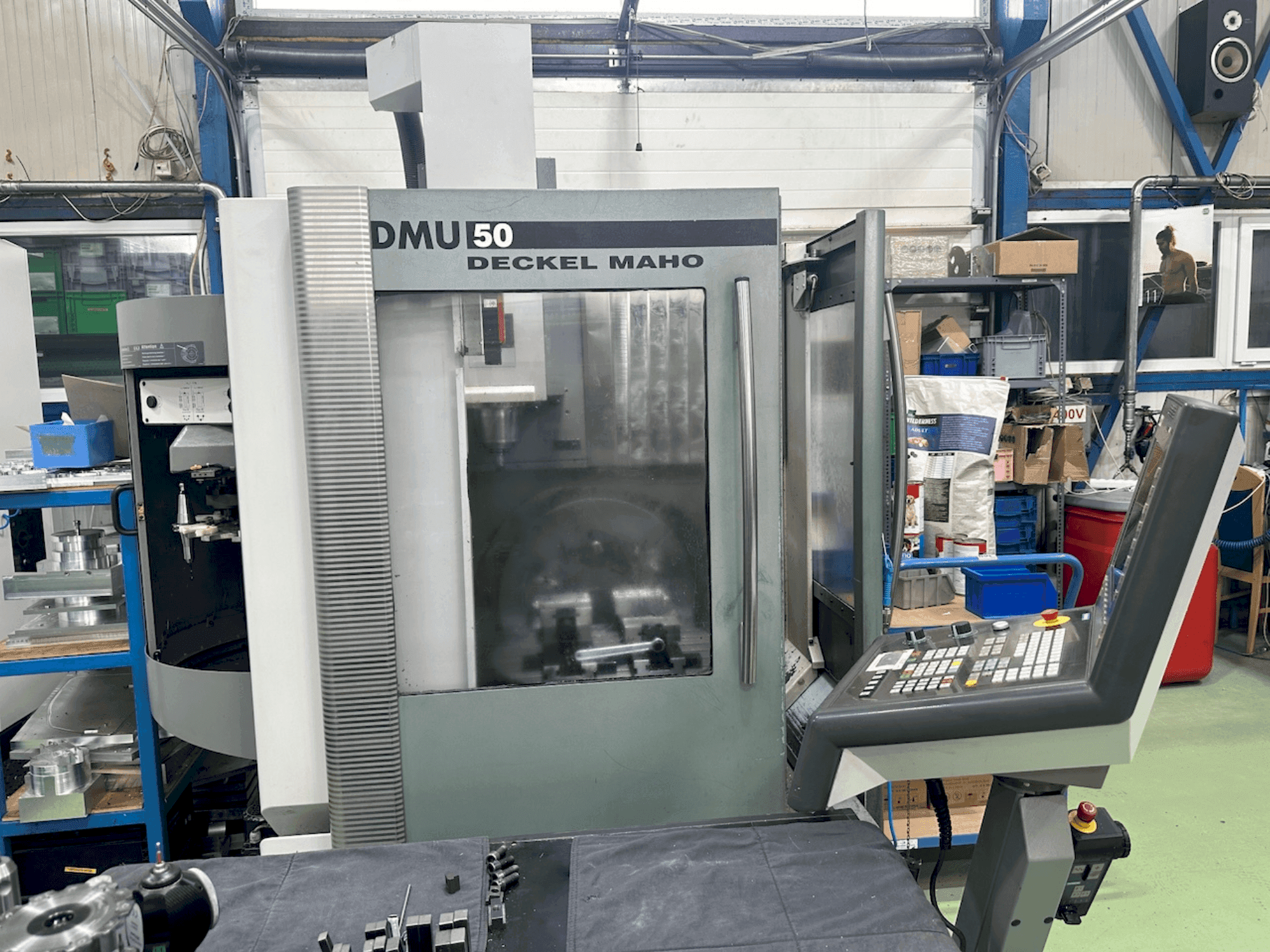 Makine DECKEL MAHO DMU 50 - Önden görünüm