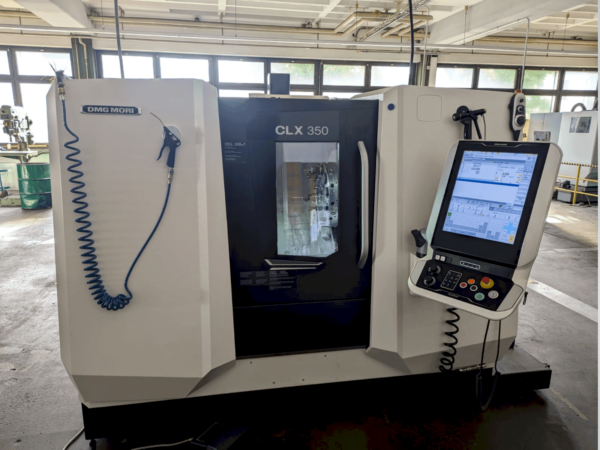 Makine DMG MORI CLX 350 - Önden görünüm