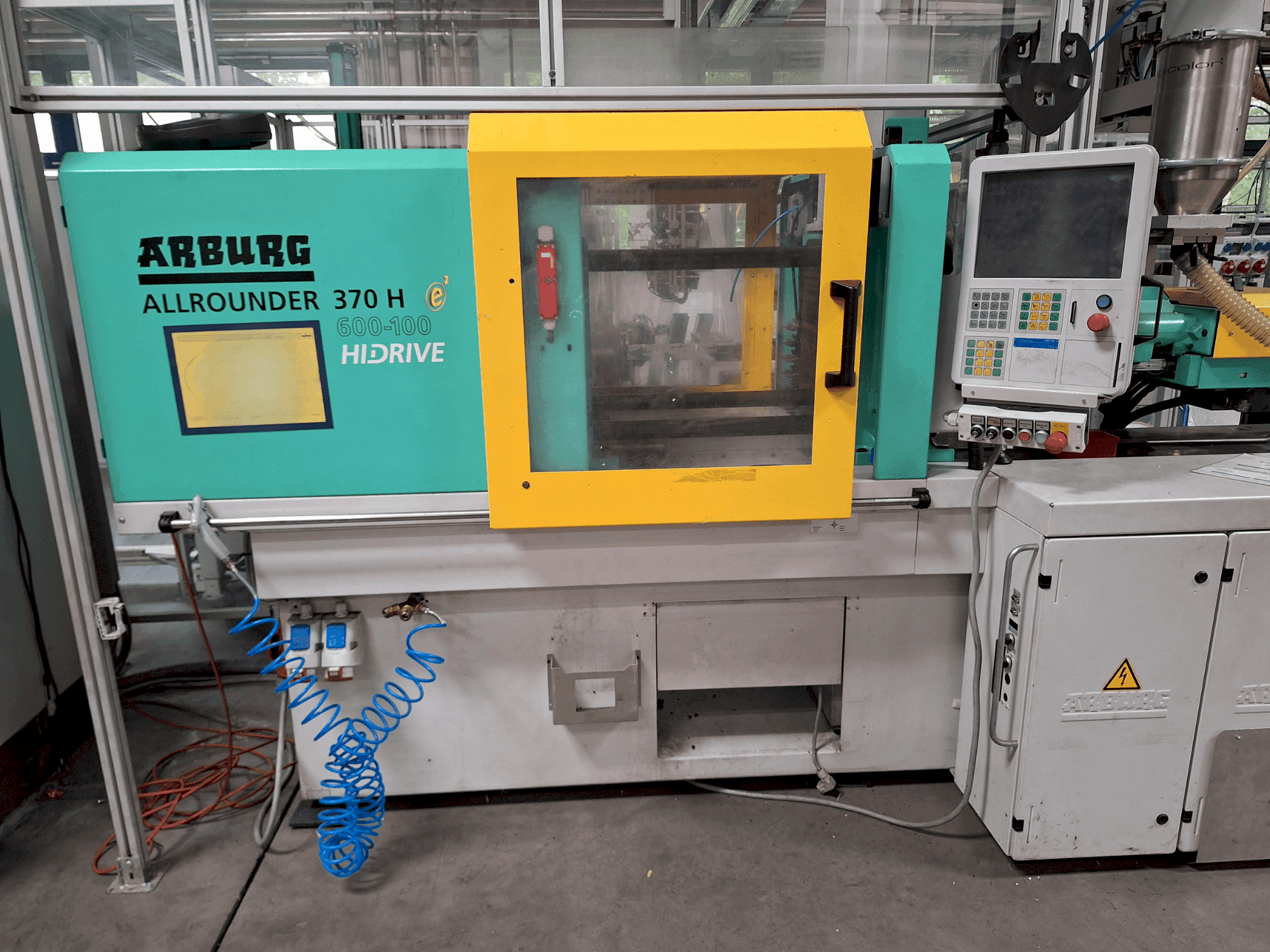 Makine Arburg Allrounder 370 H 600-100 - Önden görünüm