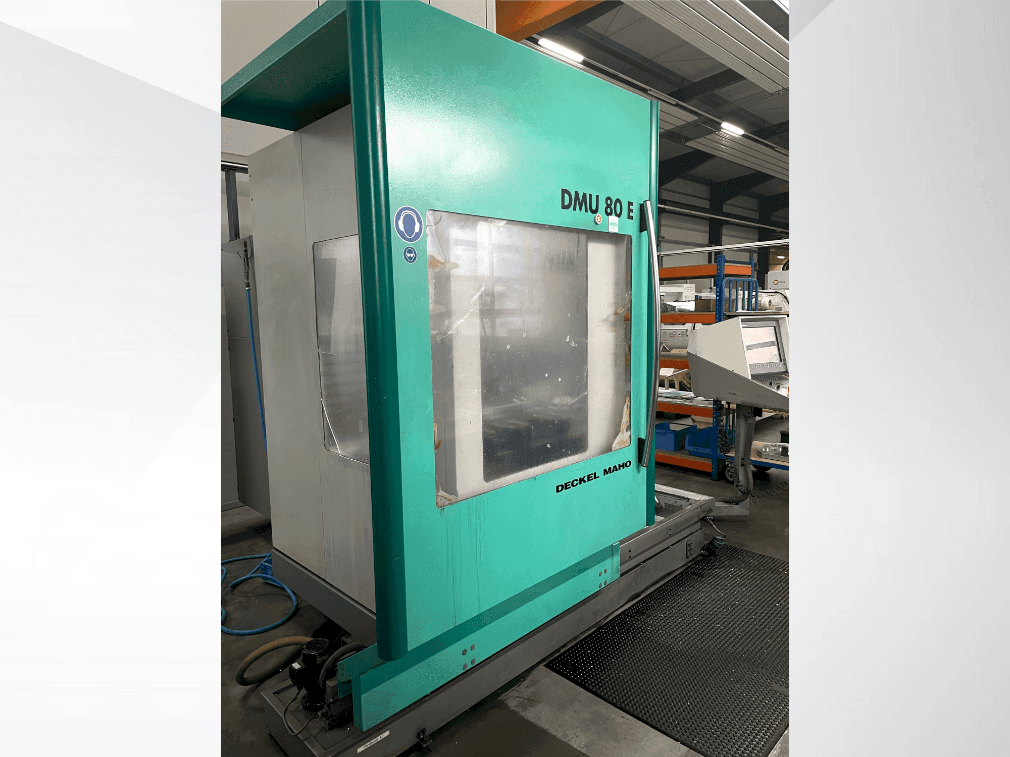 Makine DECKEL DMU 80 E - Önden görünüm