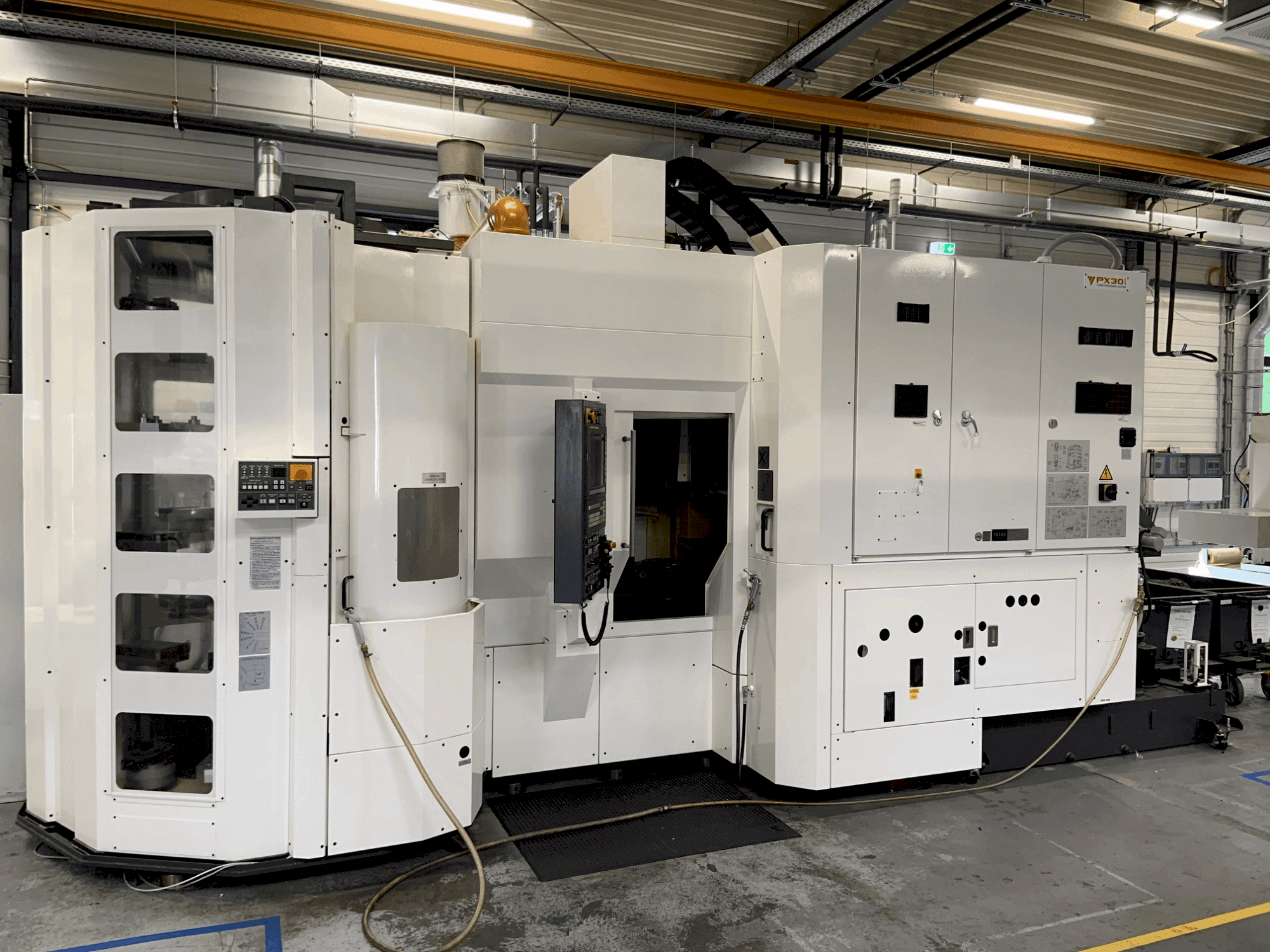 Makine YASDA Px30i - Önden görünüm