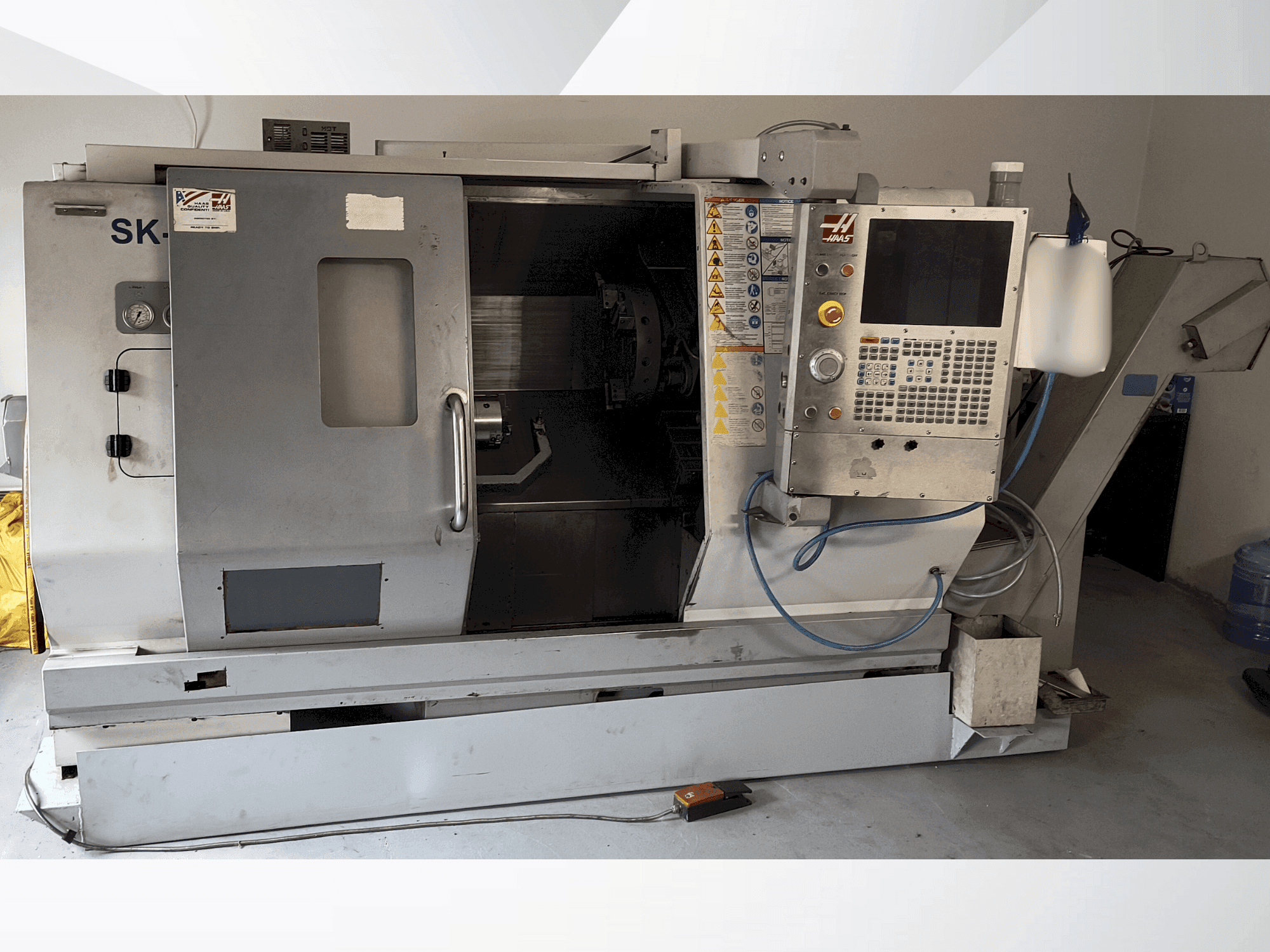 Makine HAAS SL-20 THE - Önden görünüm
