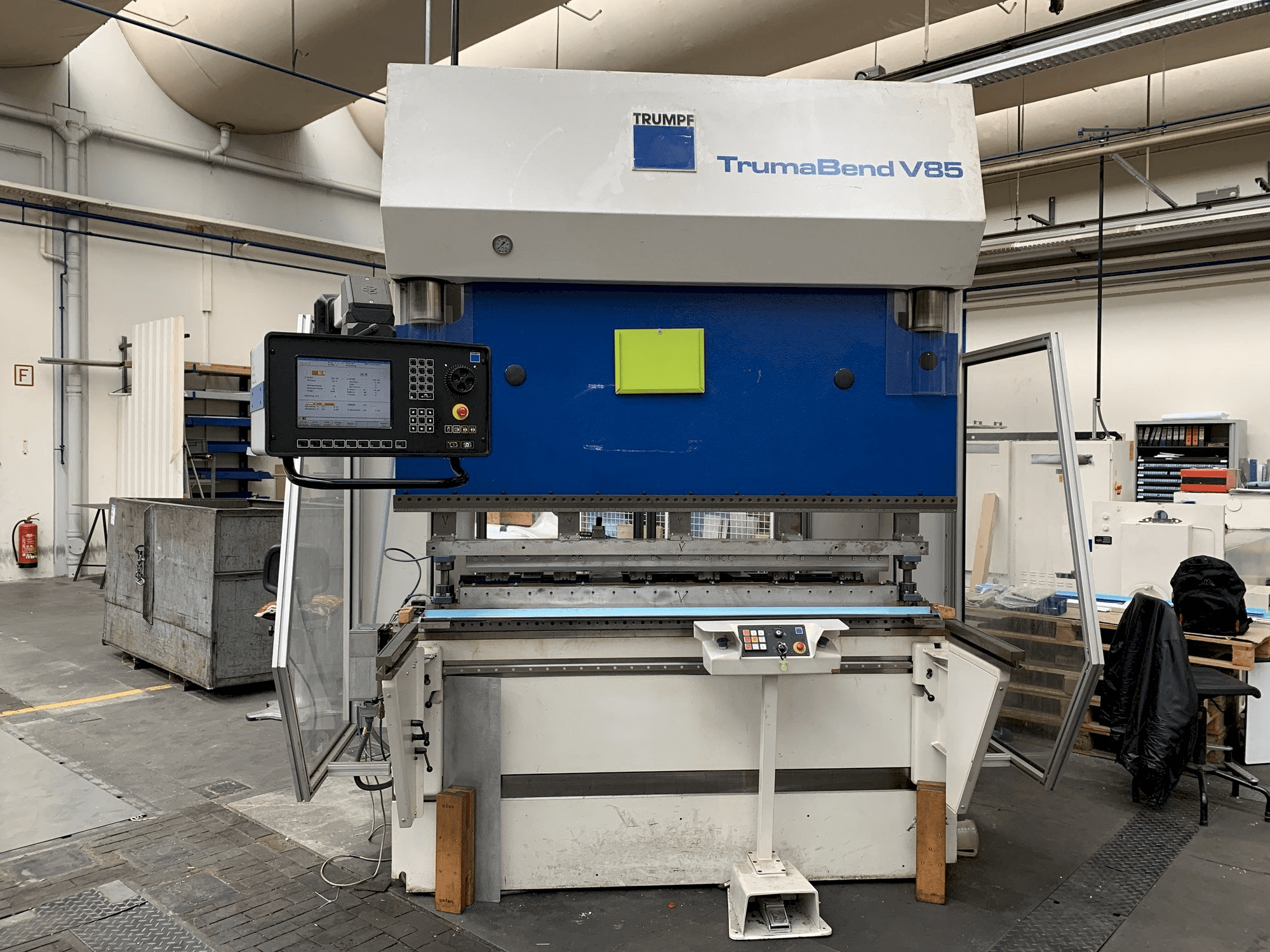 Makine Trumpf TrumaBend V85S - Önden görünüm