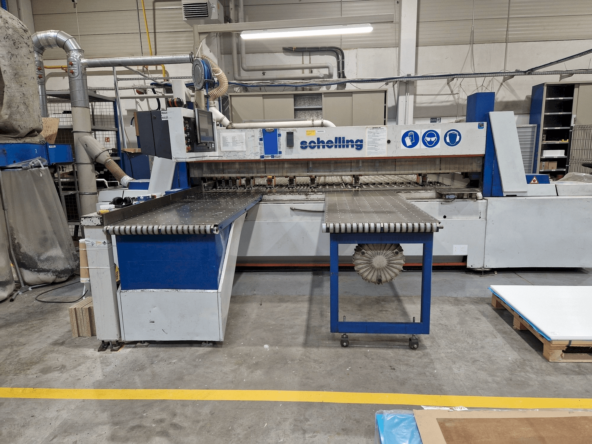 Makine SCHELLING FWM-330 - Önden görünüm