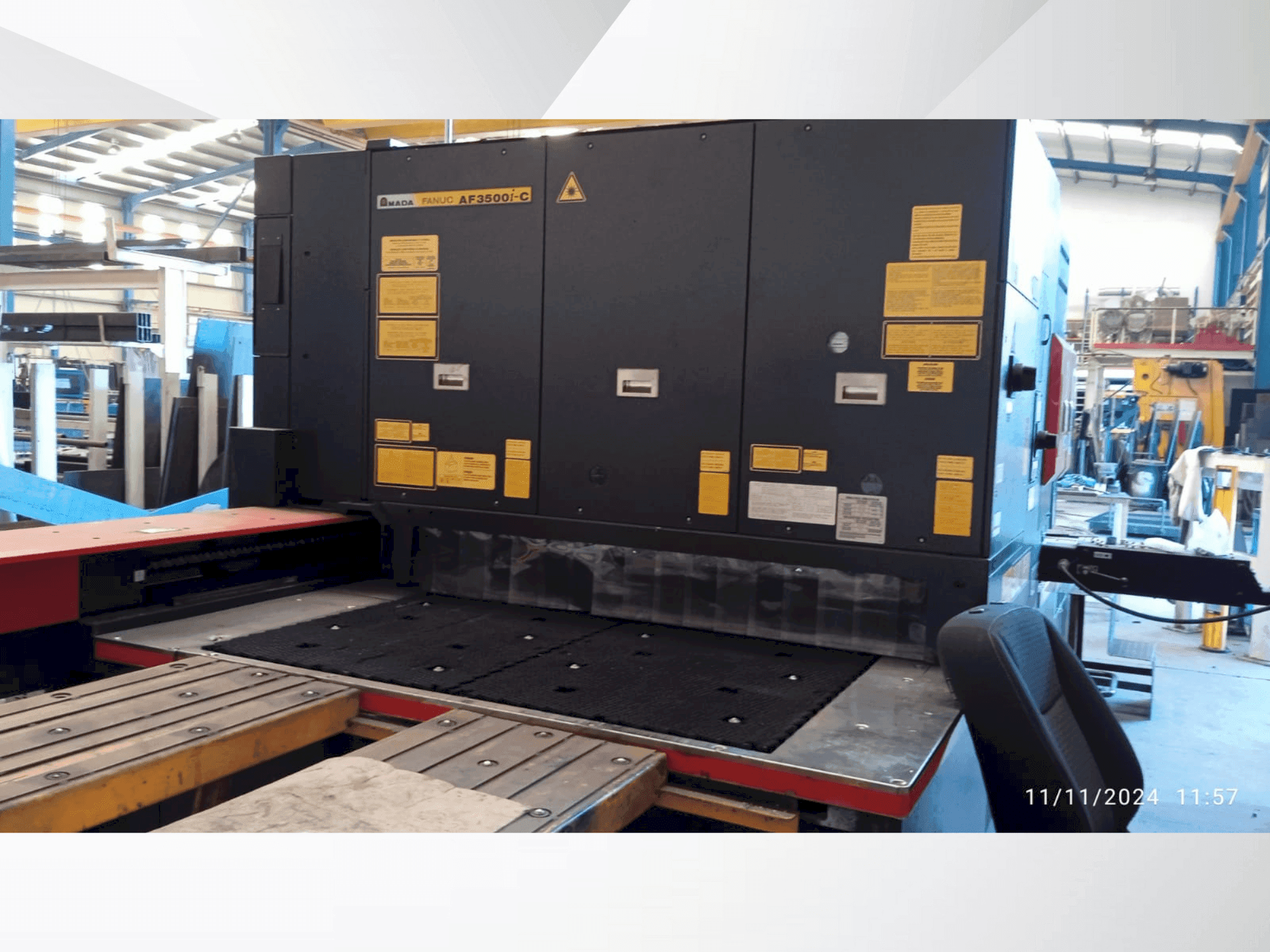 Makine AMADA LC 2415αV - Önden görünüm